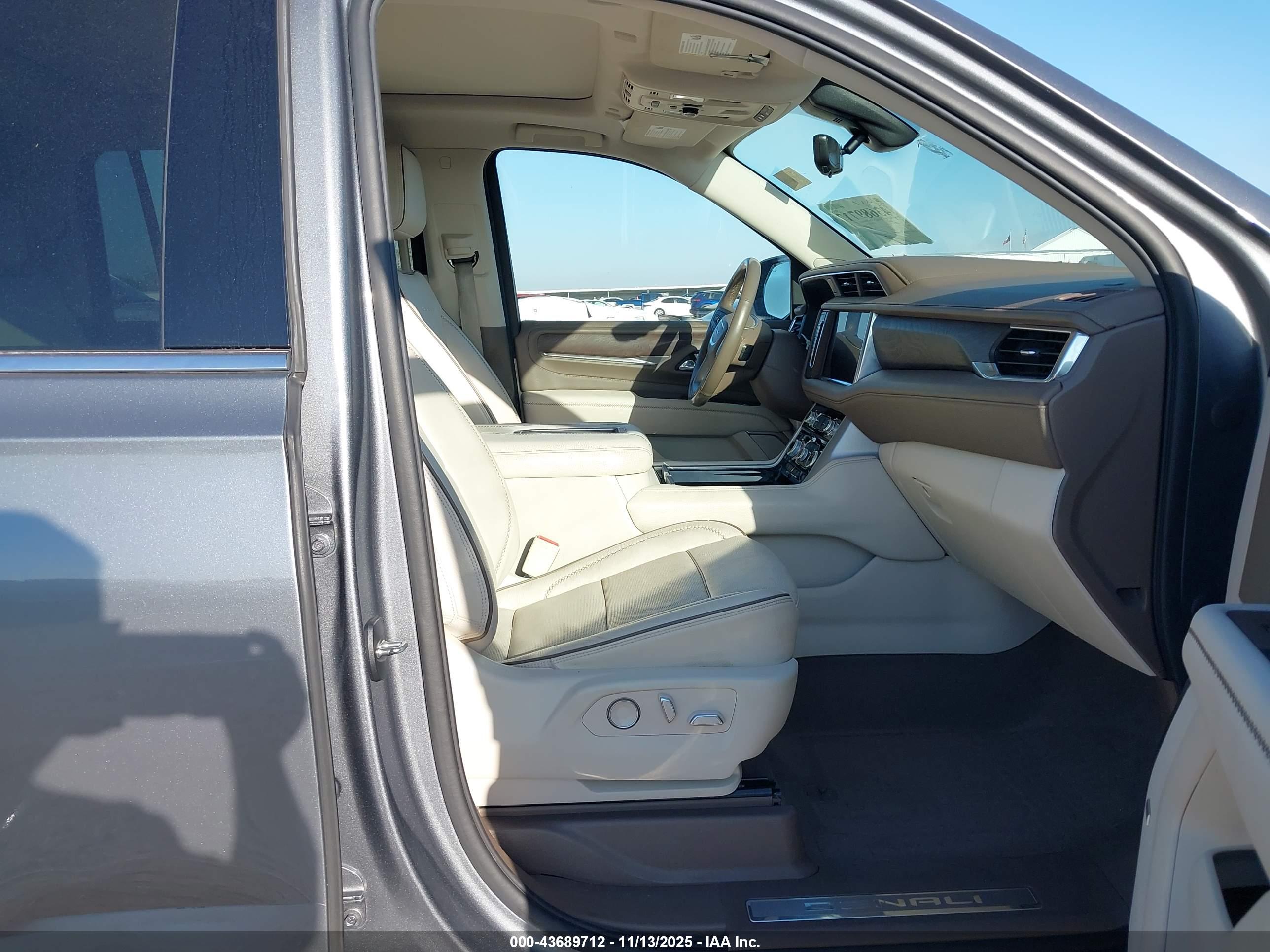 GMC YUKON image 5