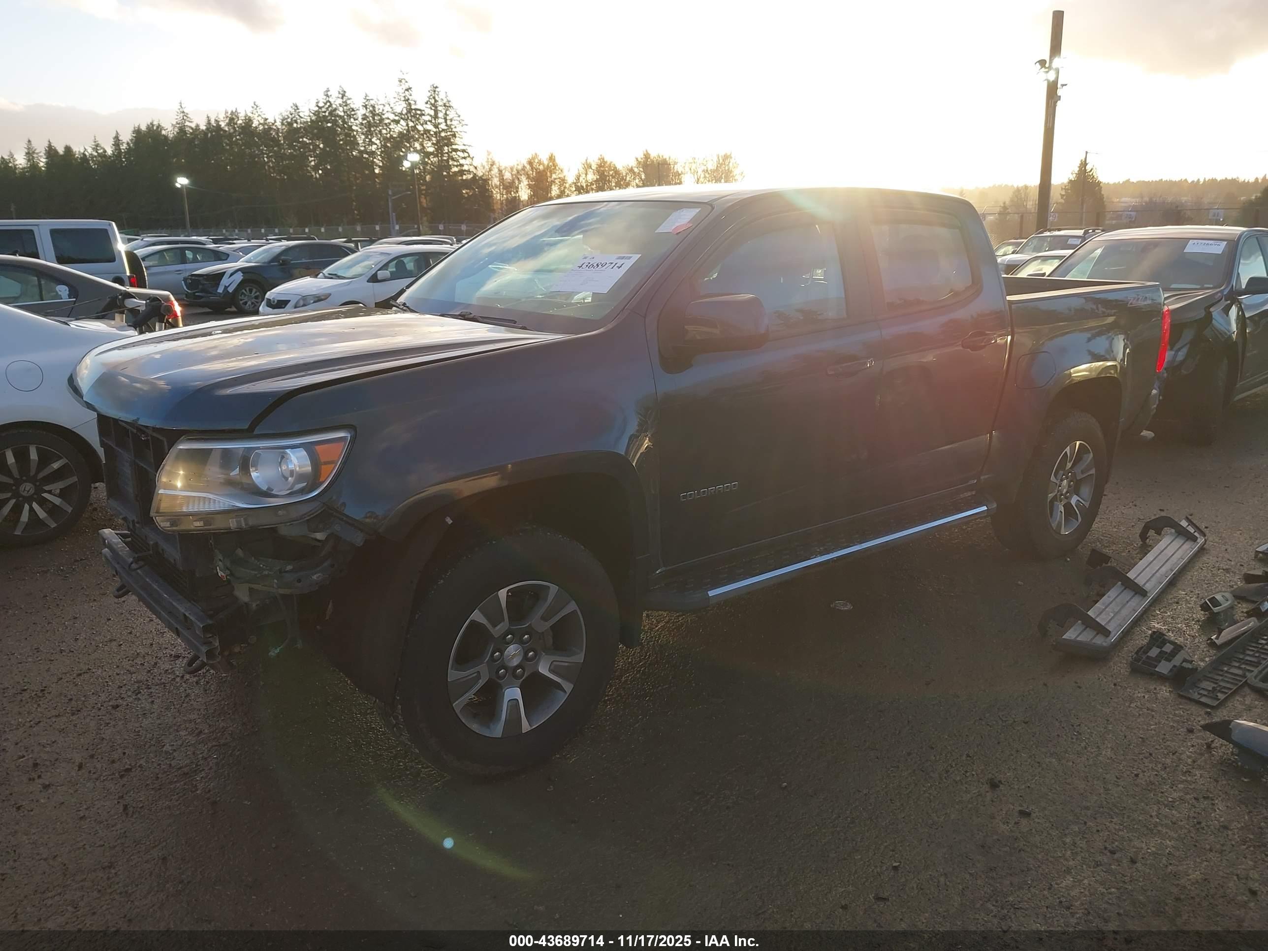 CHEVROLET COLORADO image 2