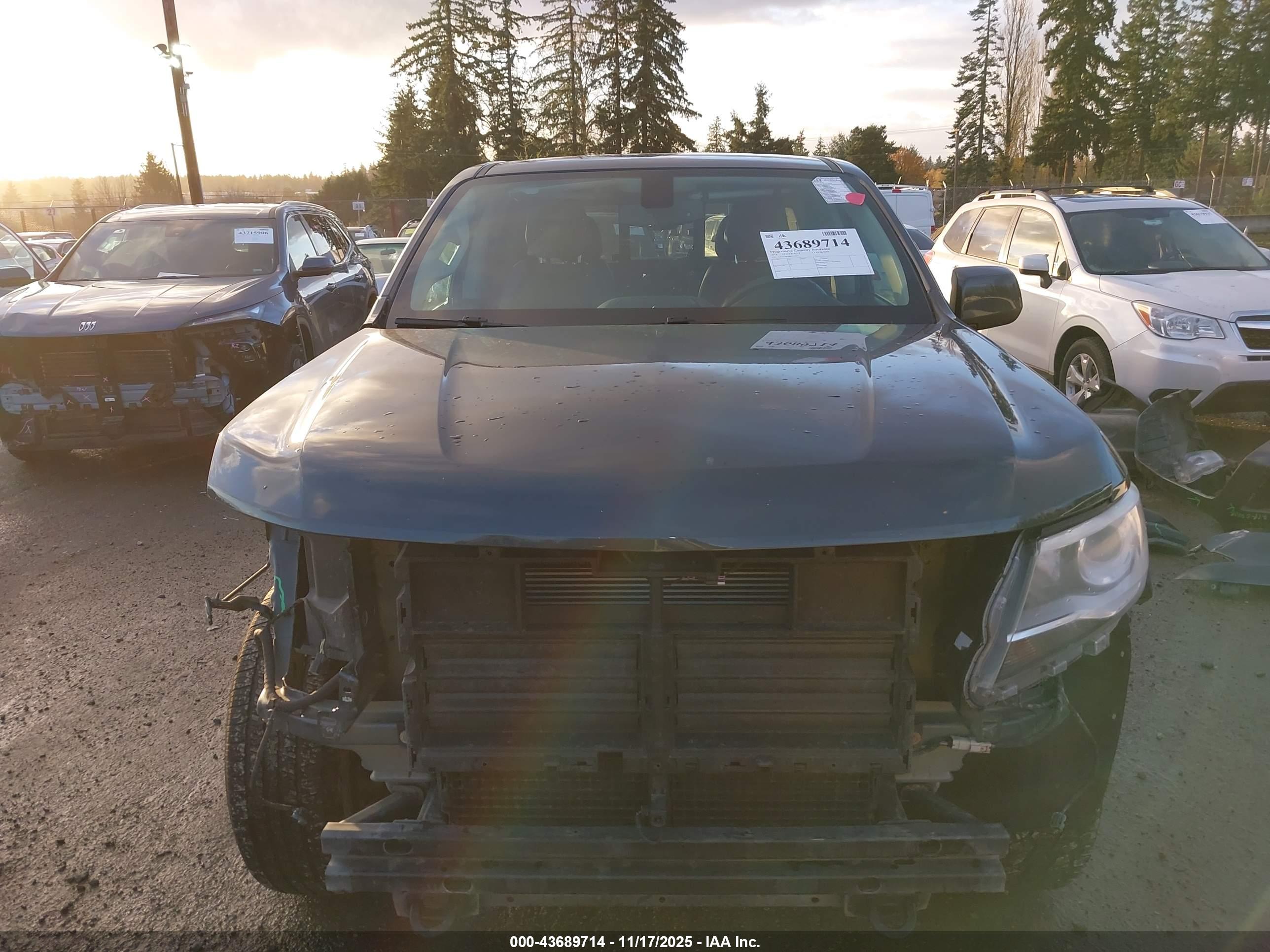 CHEVROLET COLORADO image 6