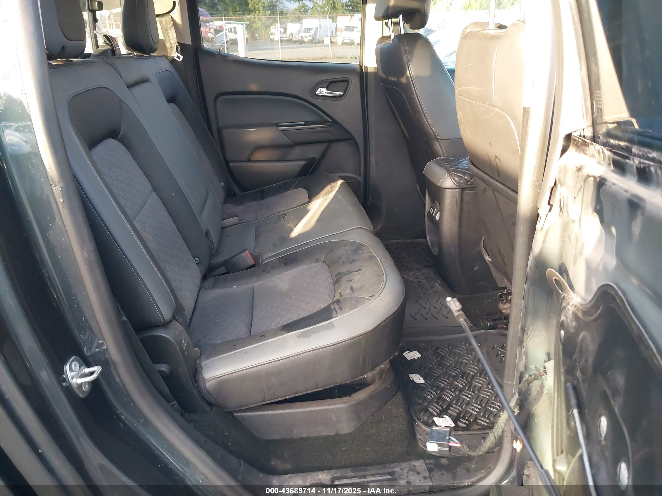 CHEVROLET COLORADO image 8