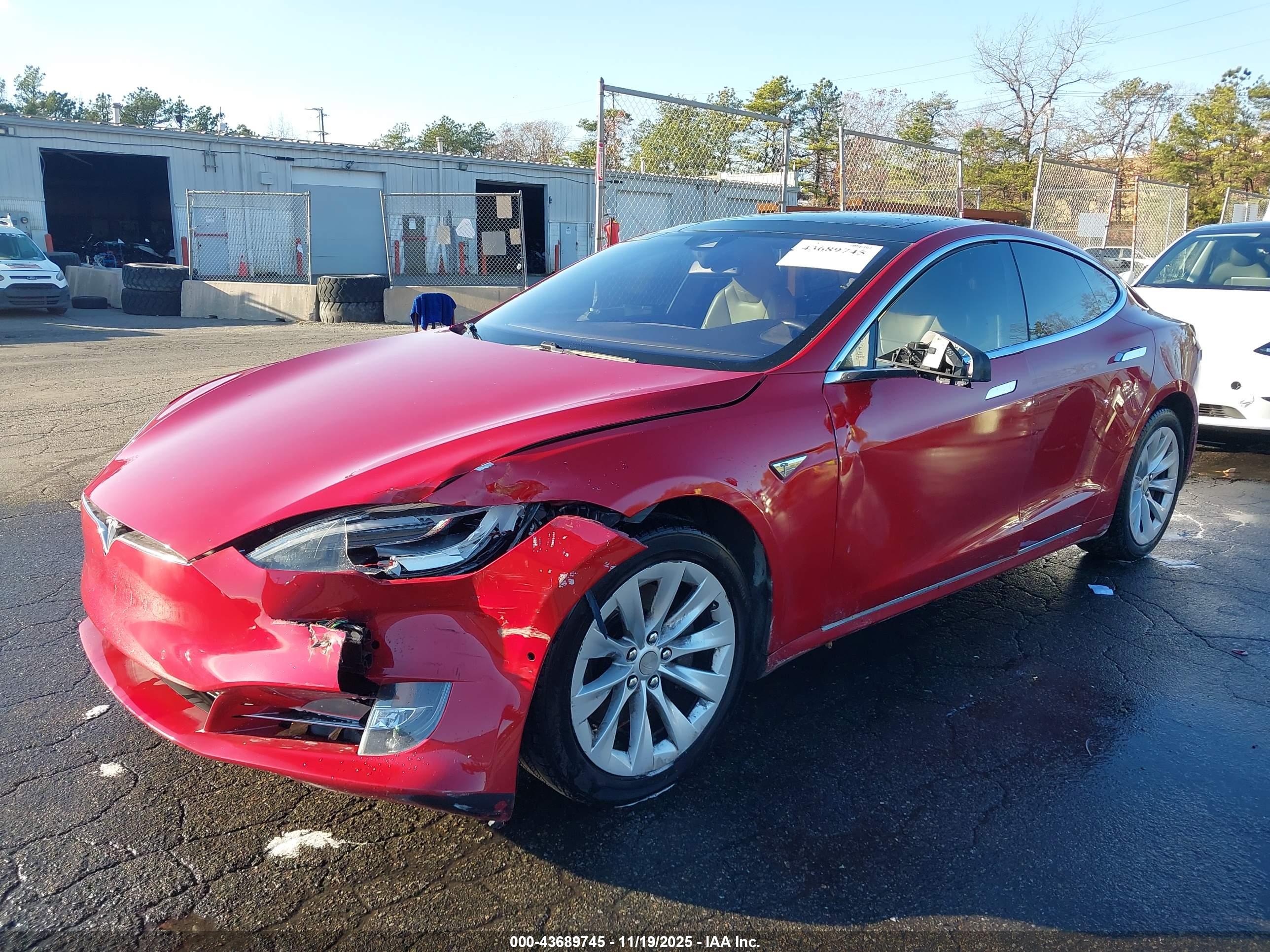 TESLA MODEL image 2