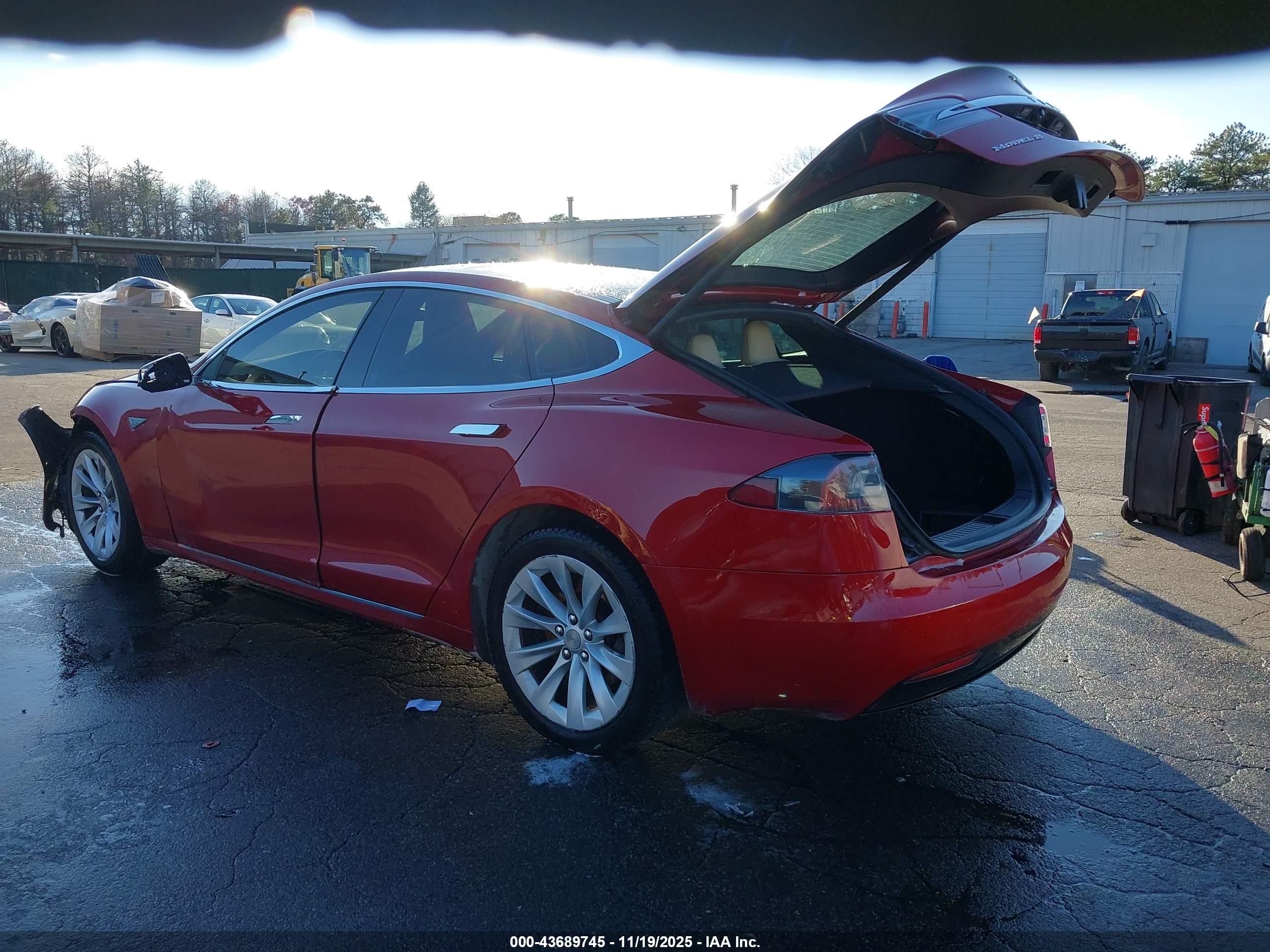 TESLA MODEL image 3