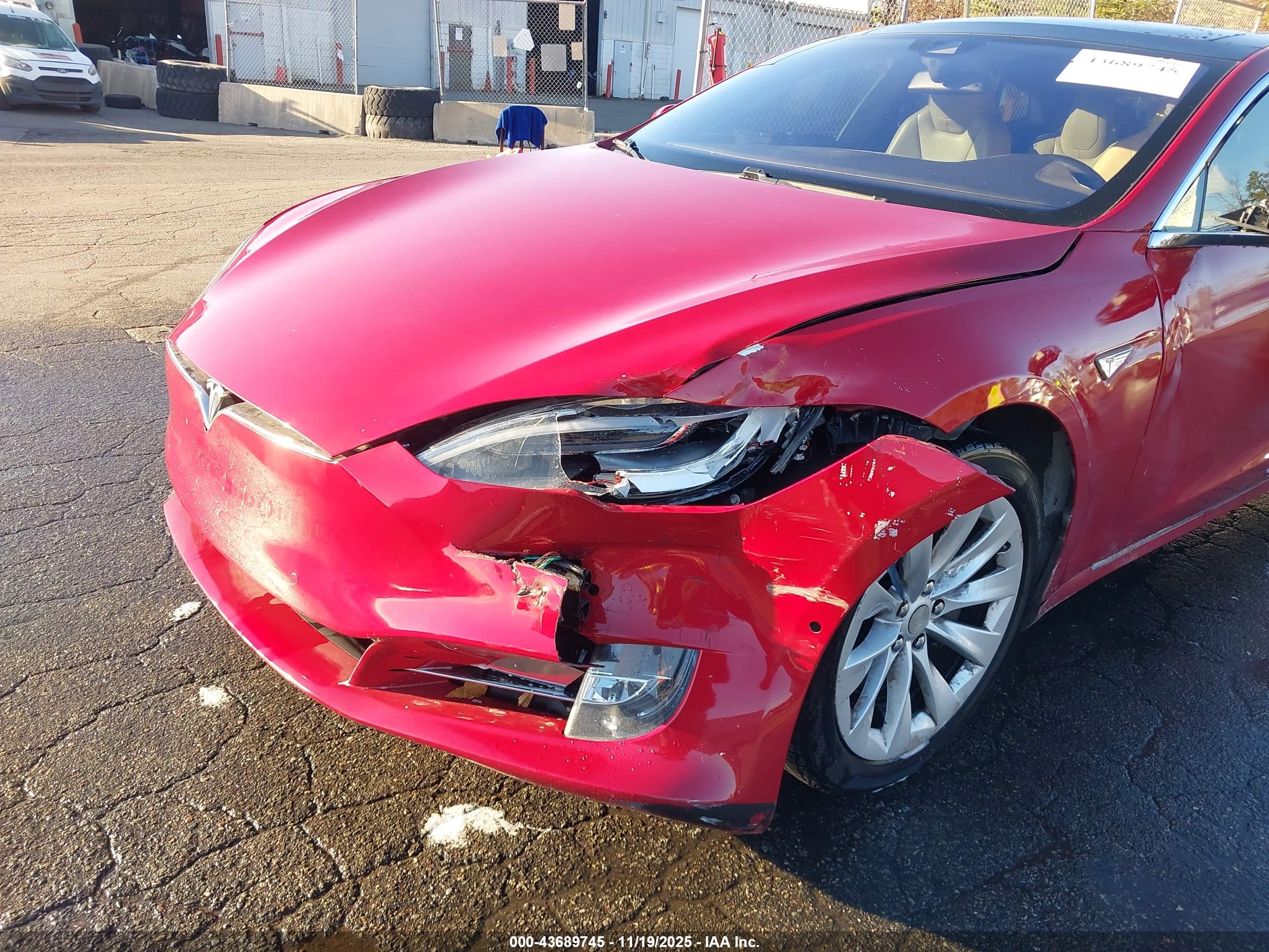 TESLA MODEL image 6