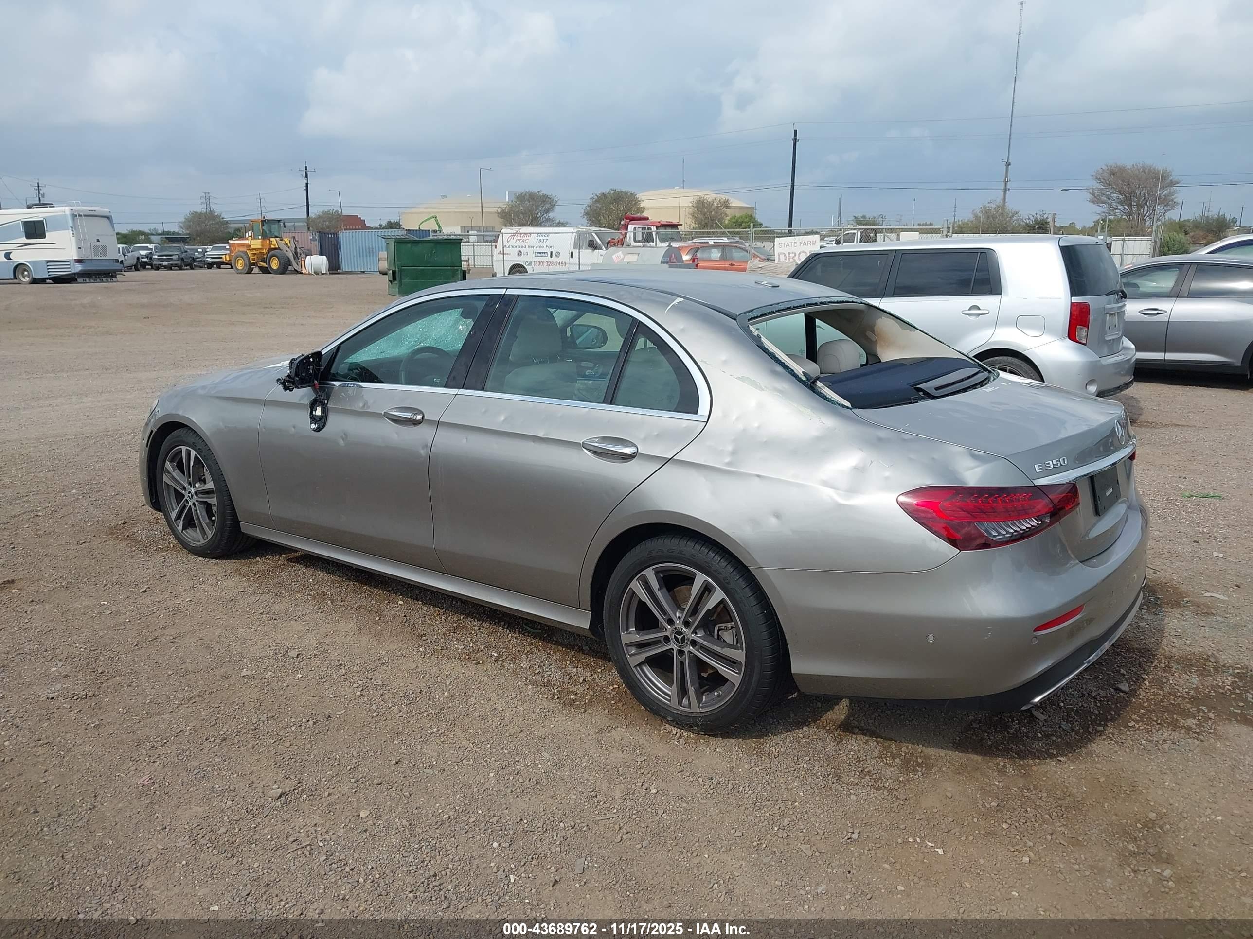 MERCEDES-BENZ E image 3