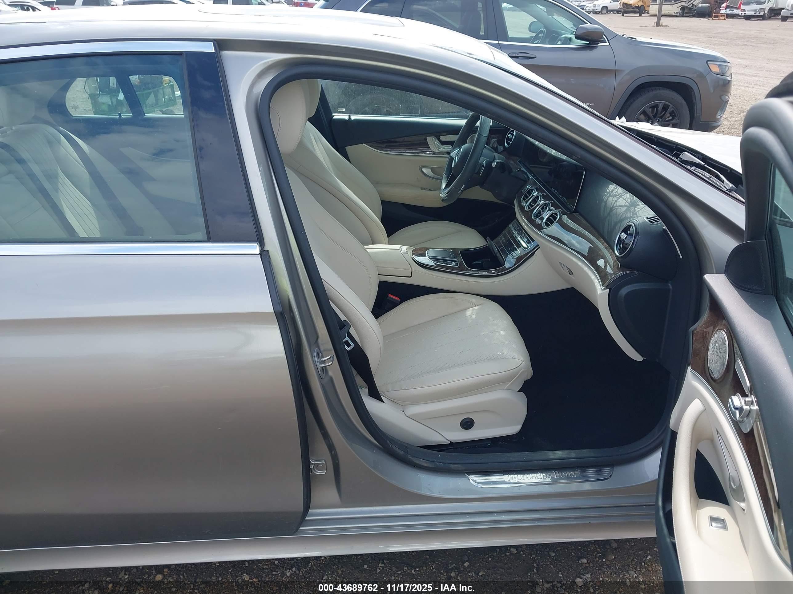 MERCEDES-BENZ E image 5