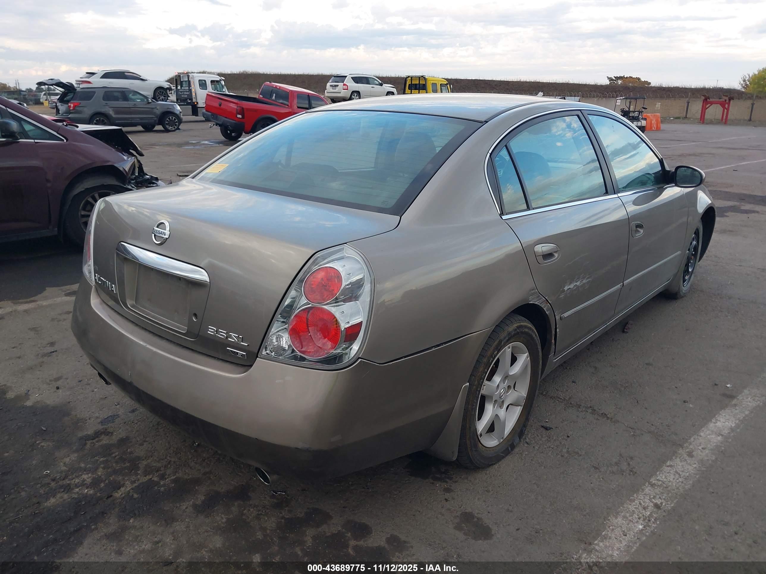 NISSAN ALTIMA image 4