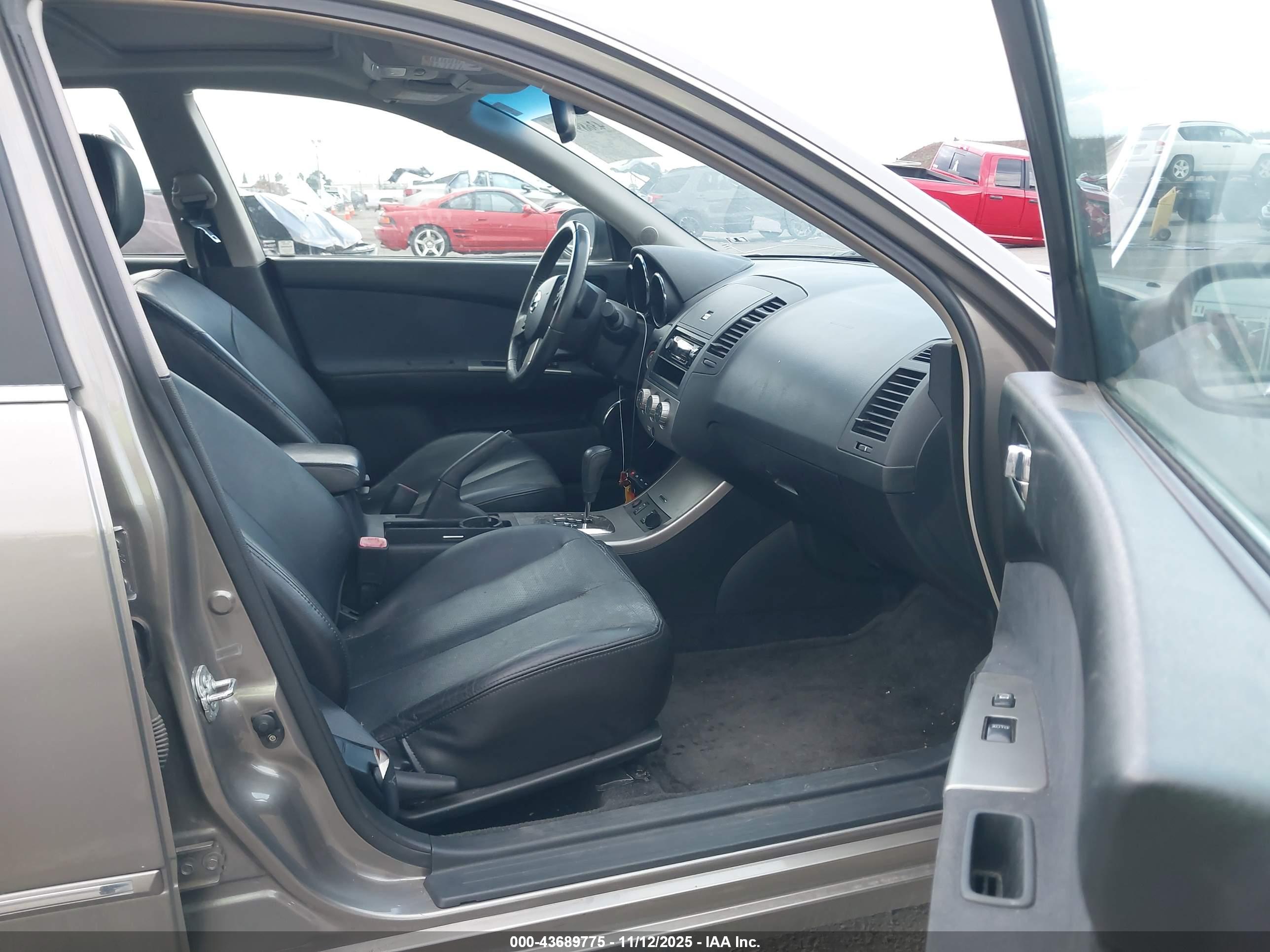 NISSAN ALTIMA image 5