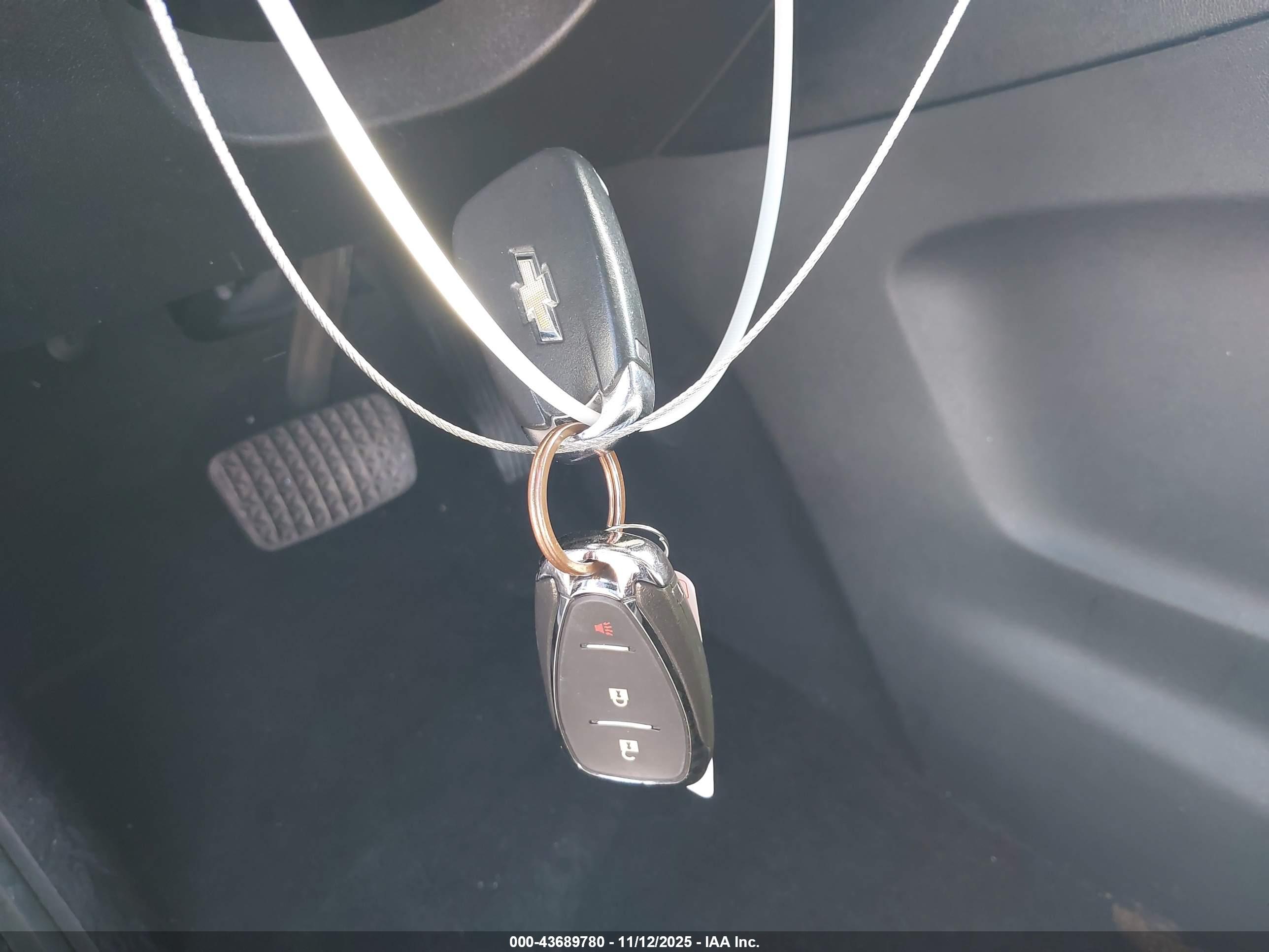CHEVROLET EQUINOX image 11