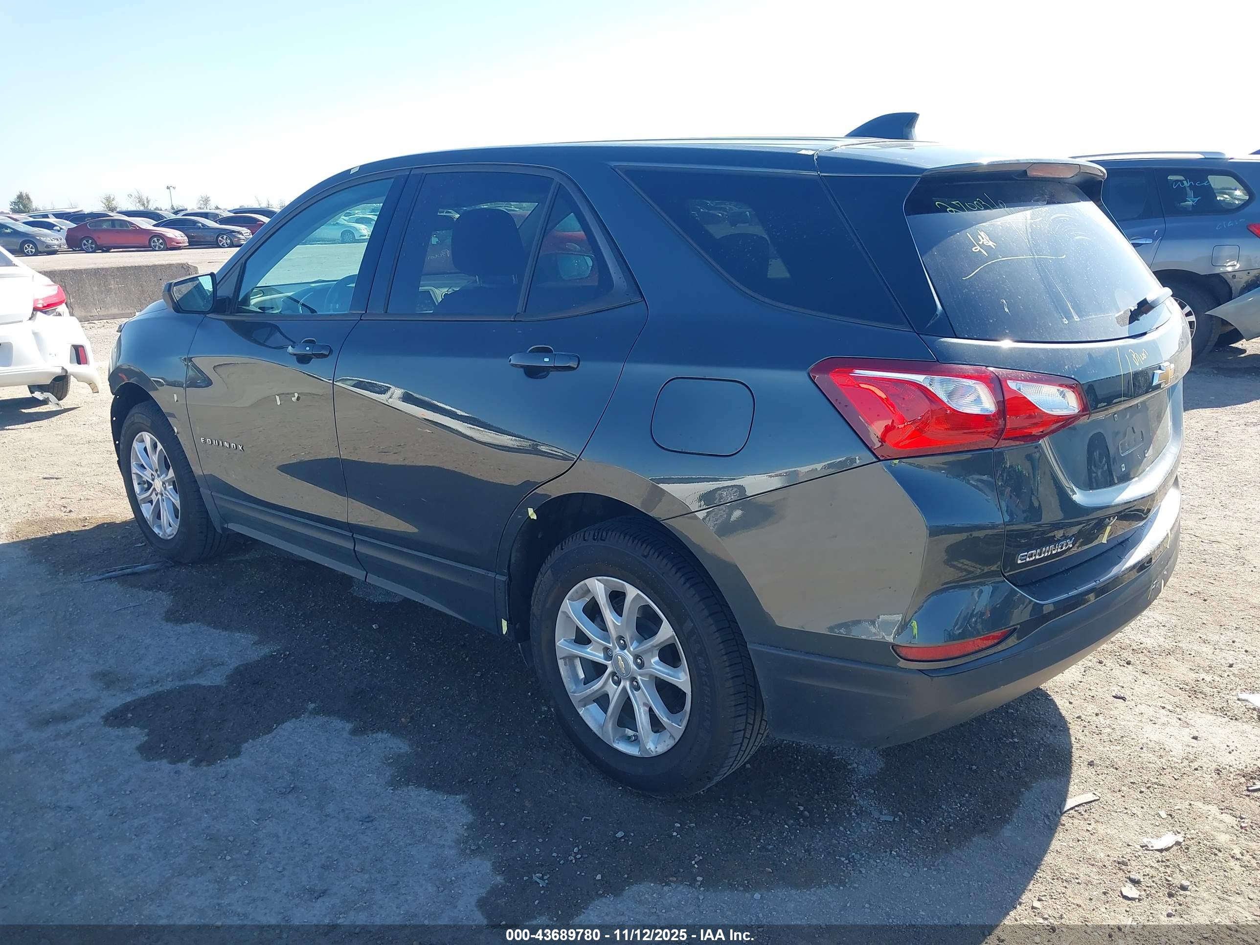 CHEVROLET EQUINOX image 3