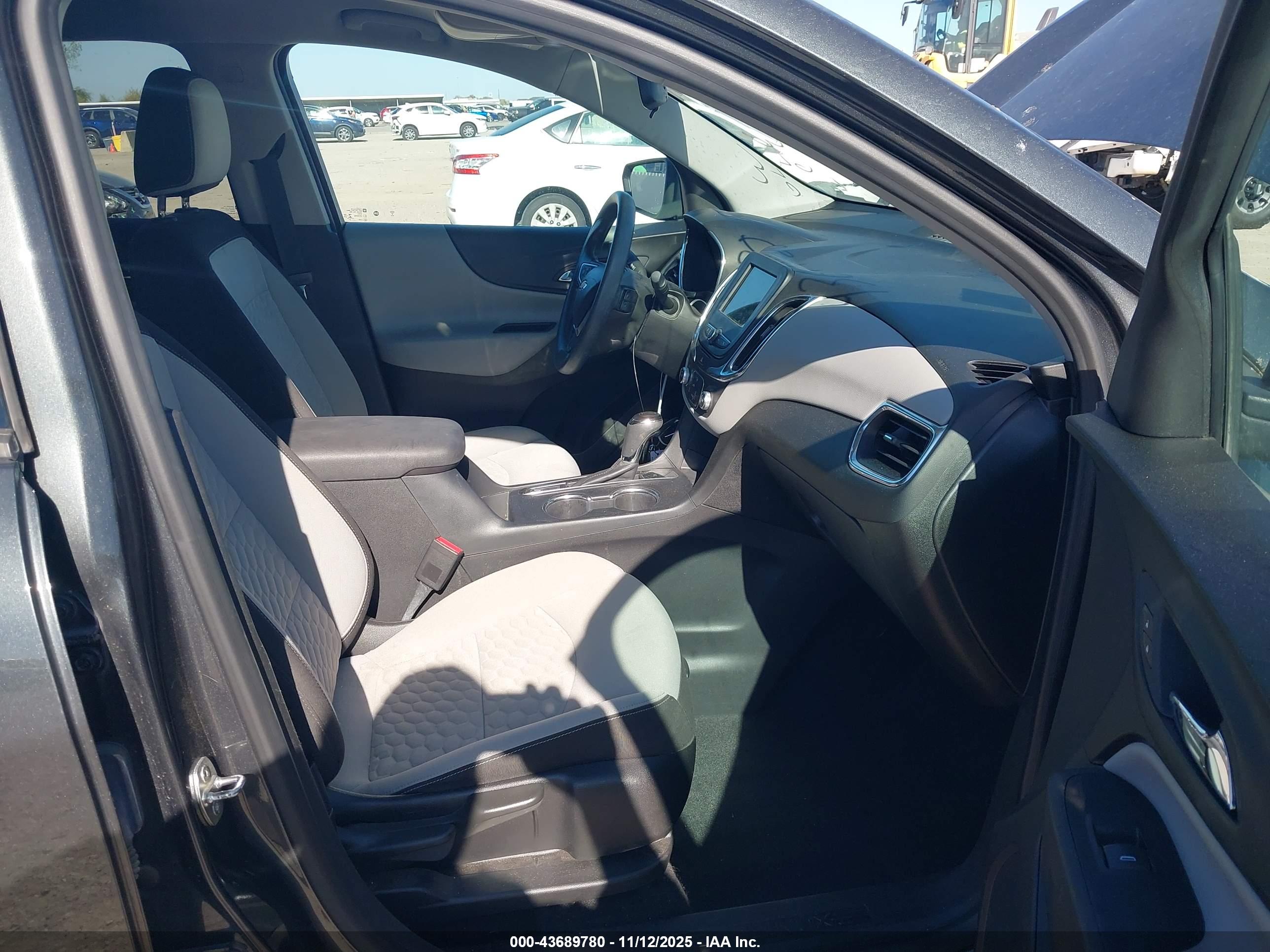 CHEVROLET EQUINOX image 5