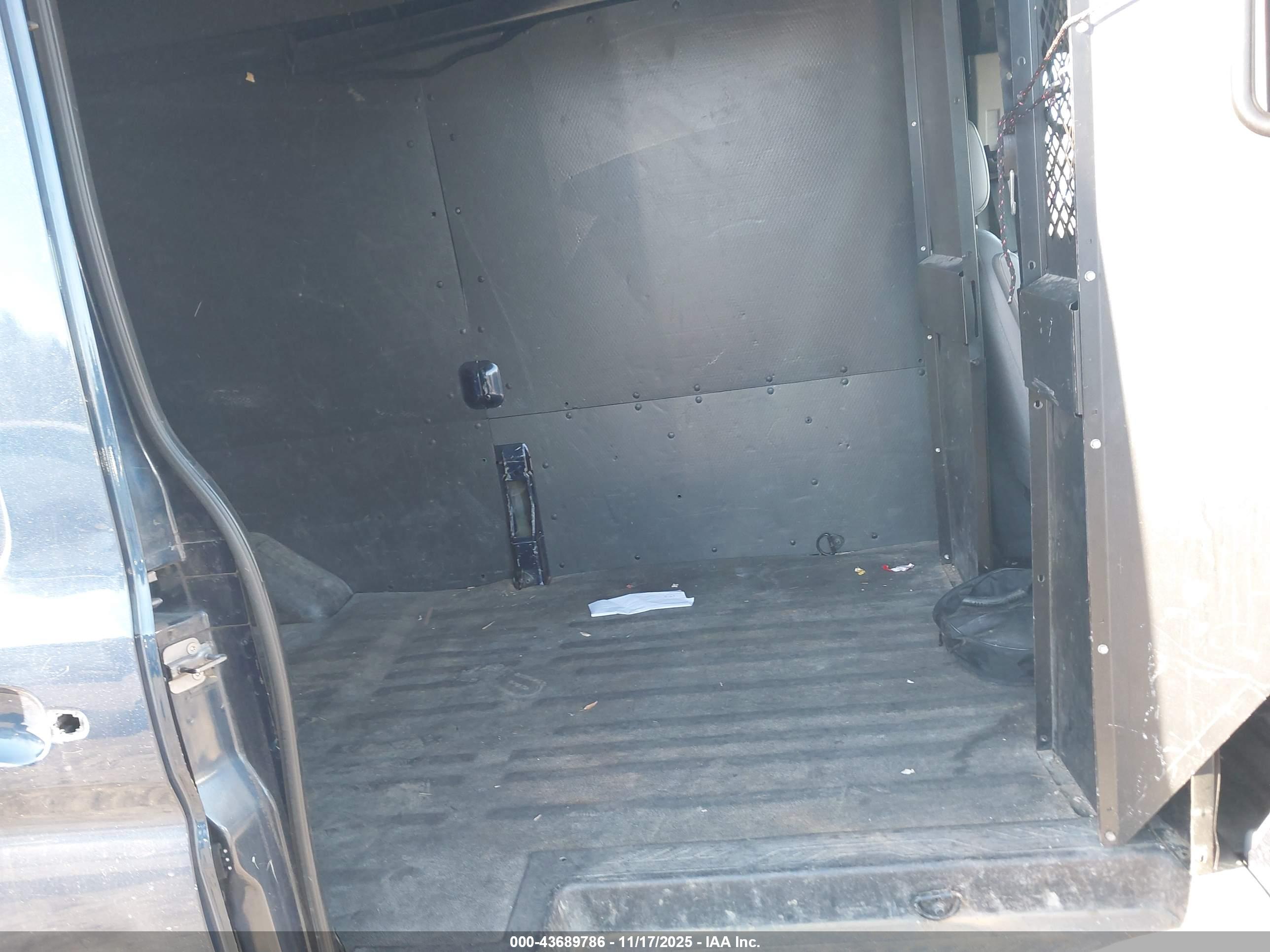 FORD TRANSIT-250 image 8