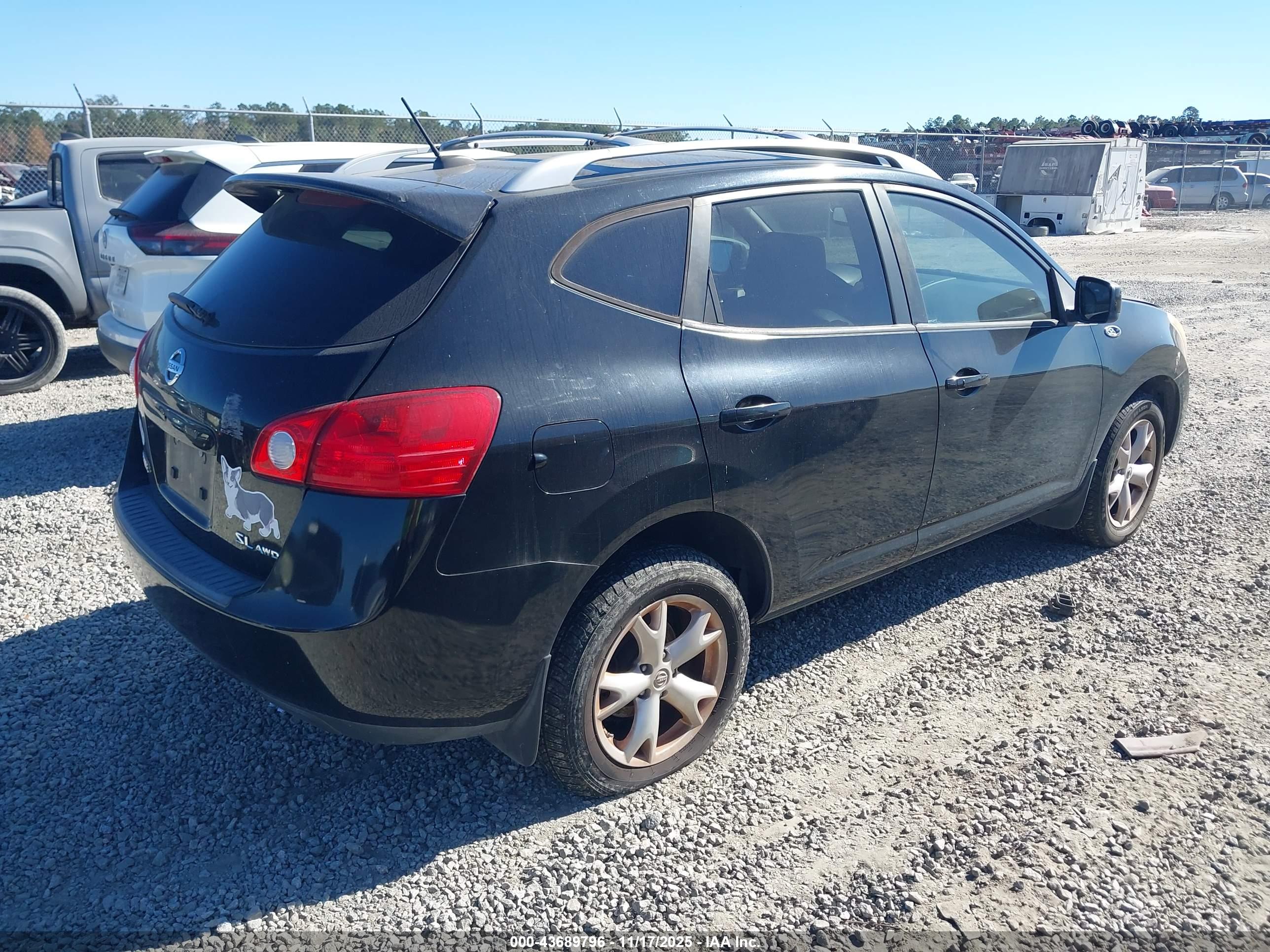 NISSAN ROGUE image 4