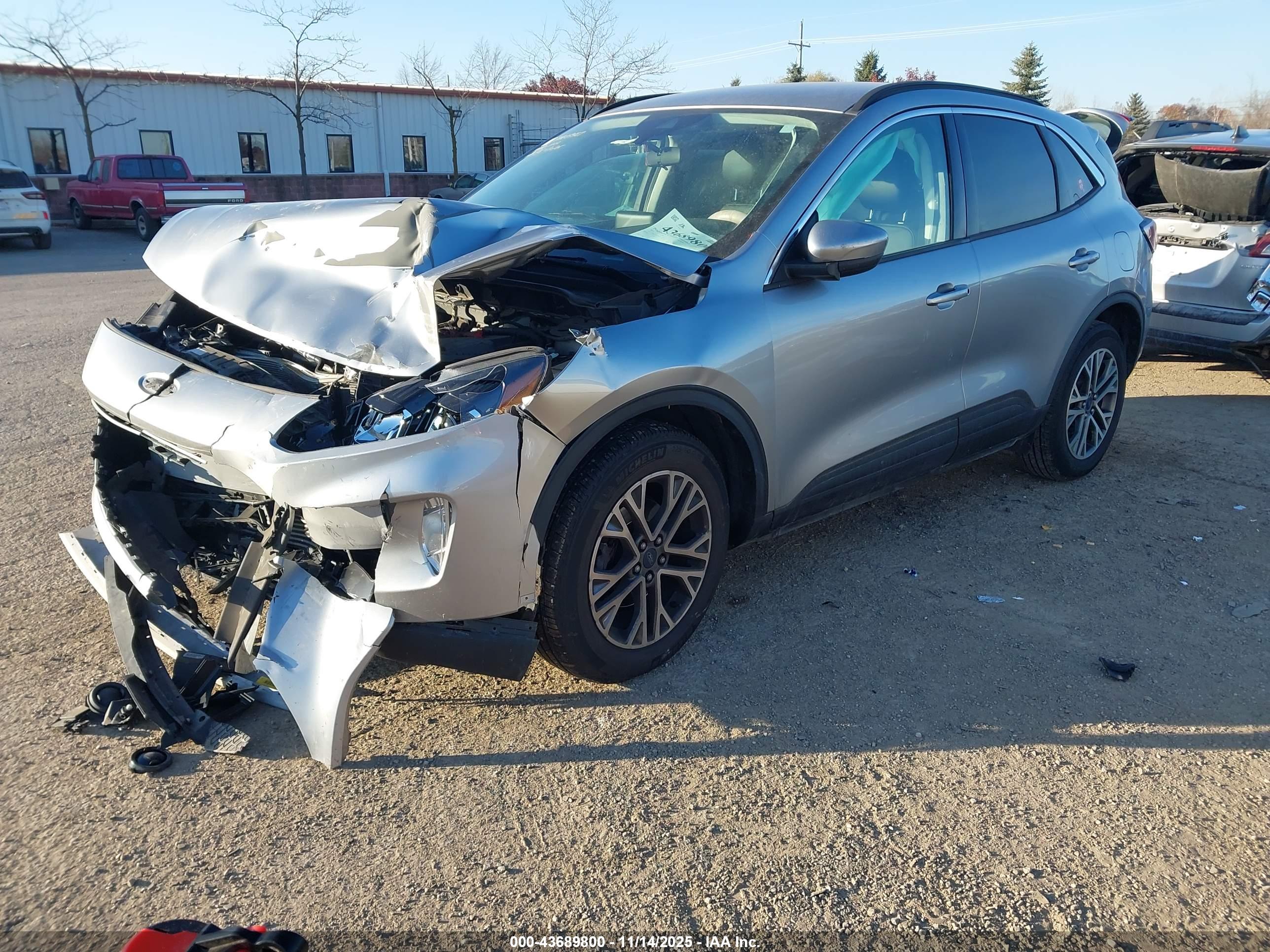 FORD ESCAPE image 2