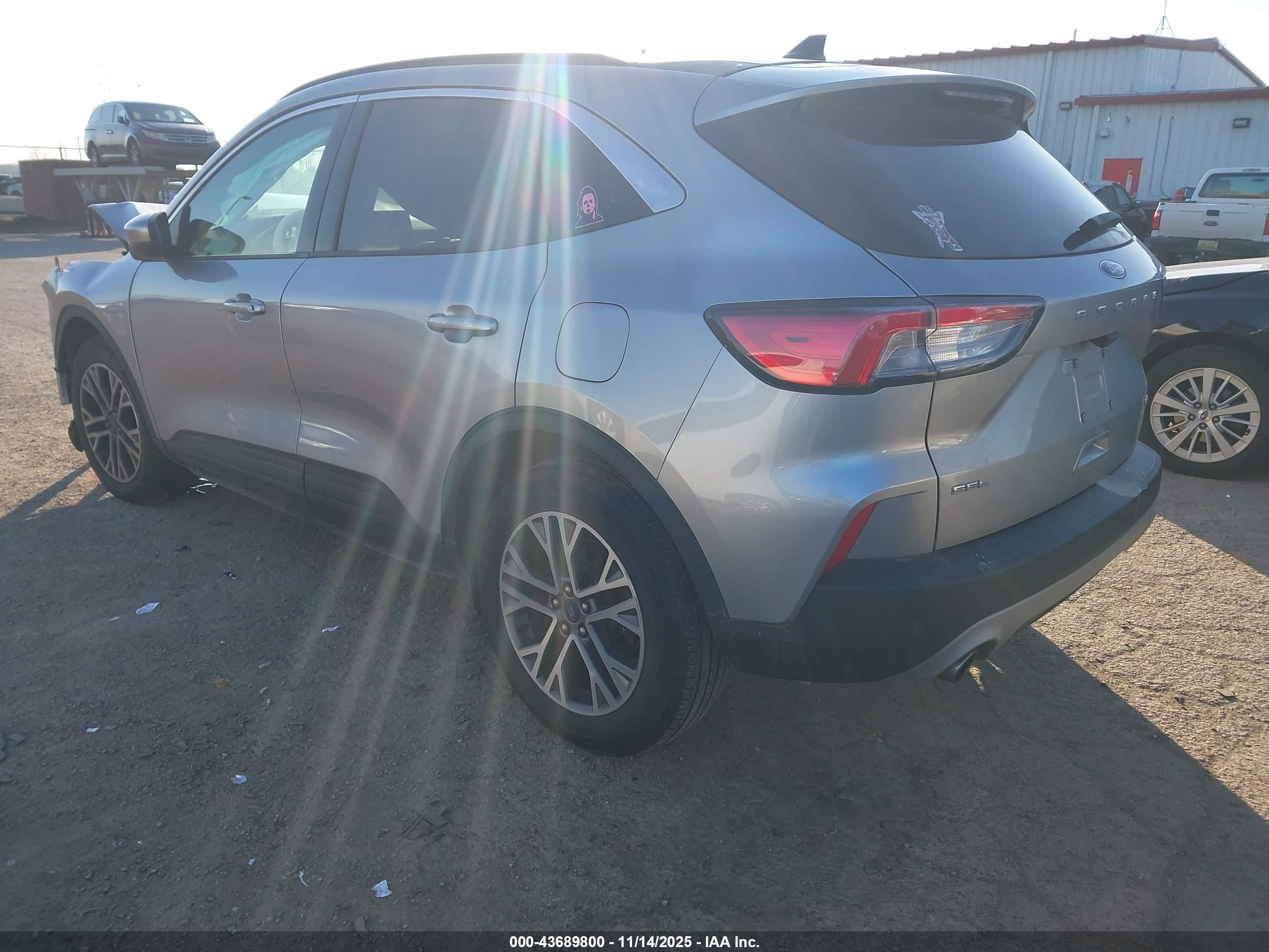 FORD ESCAPE image 3
