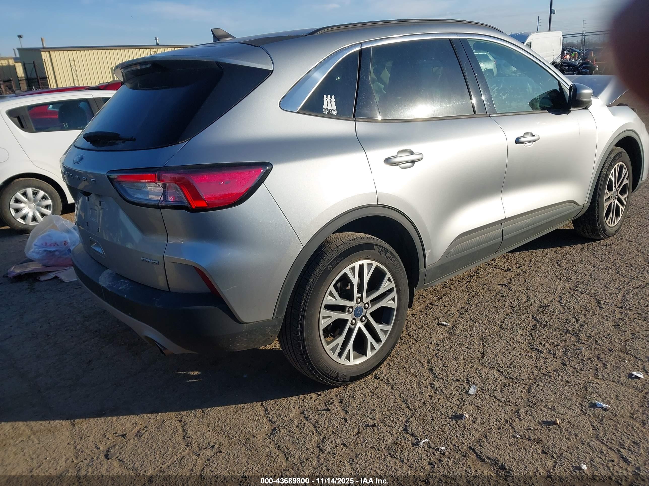 FORD ESCAPE image 4