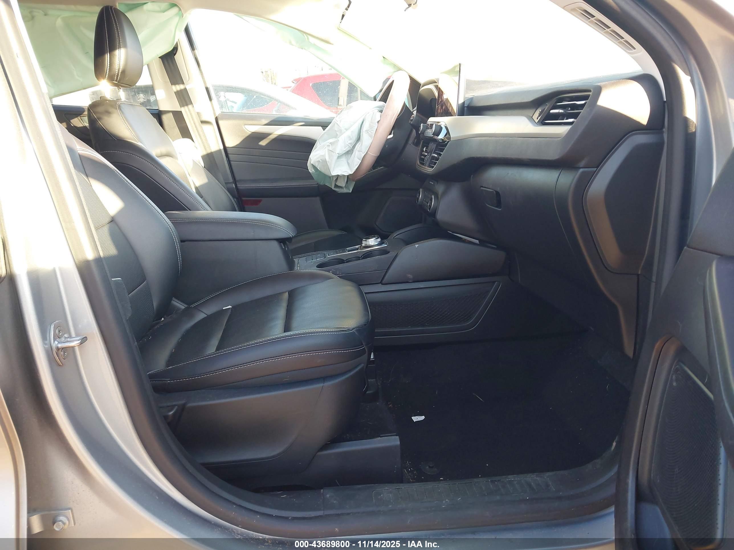 FORD ESCAPE image 5