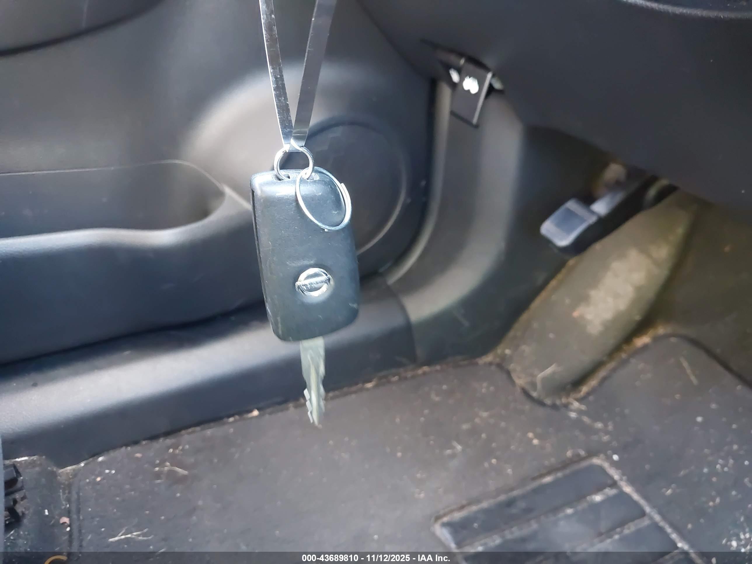 NISSAN ROGUE image 11