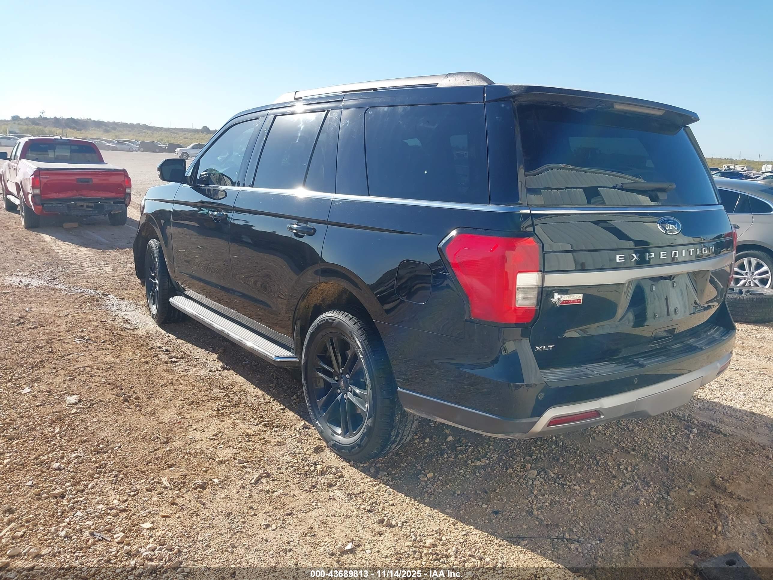 FORD EXPEDITION image 3