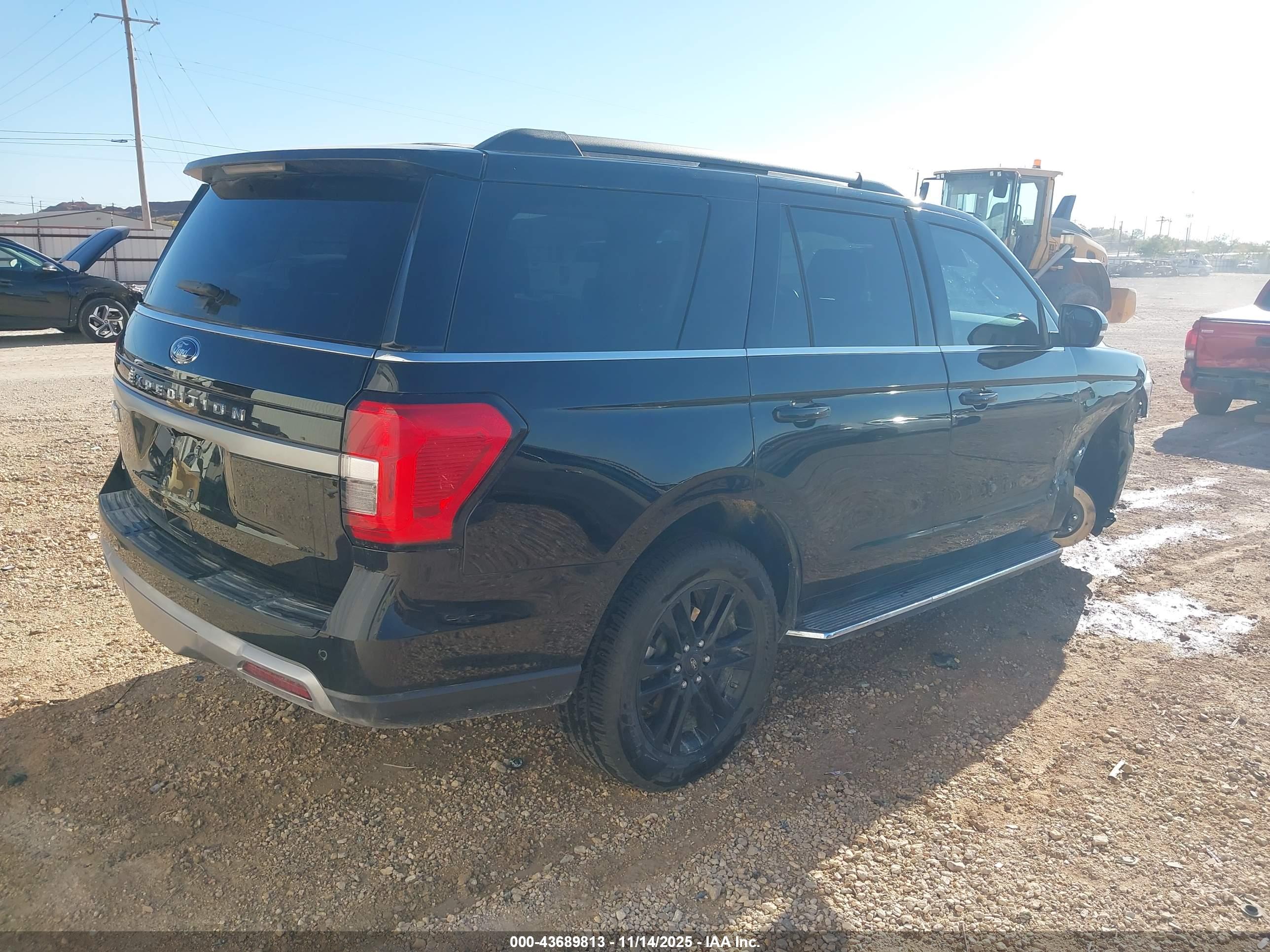FORD EXPEDITION image 4