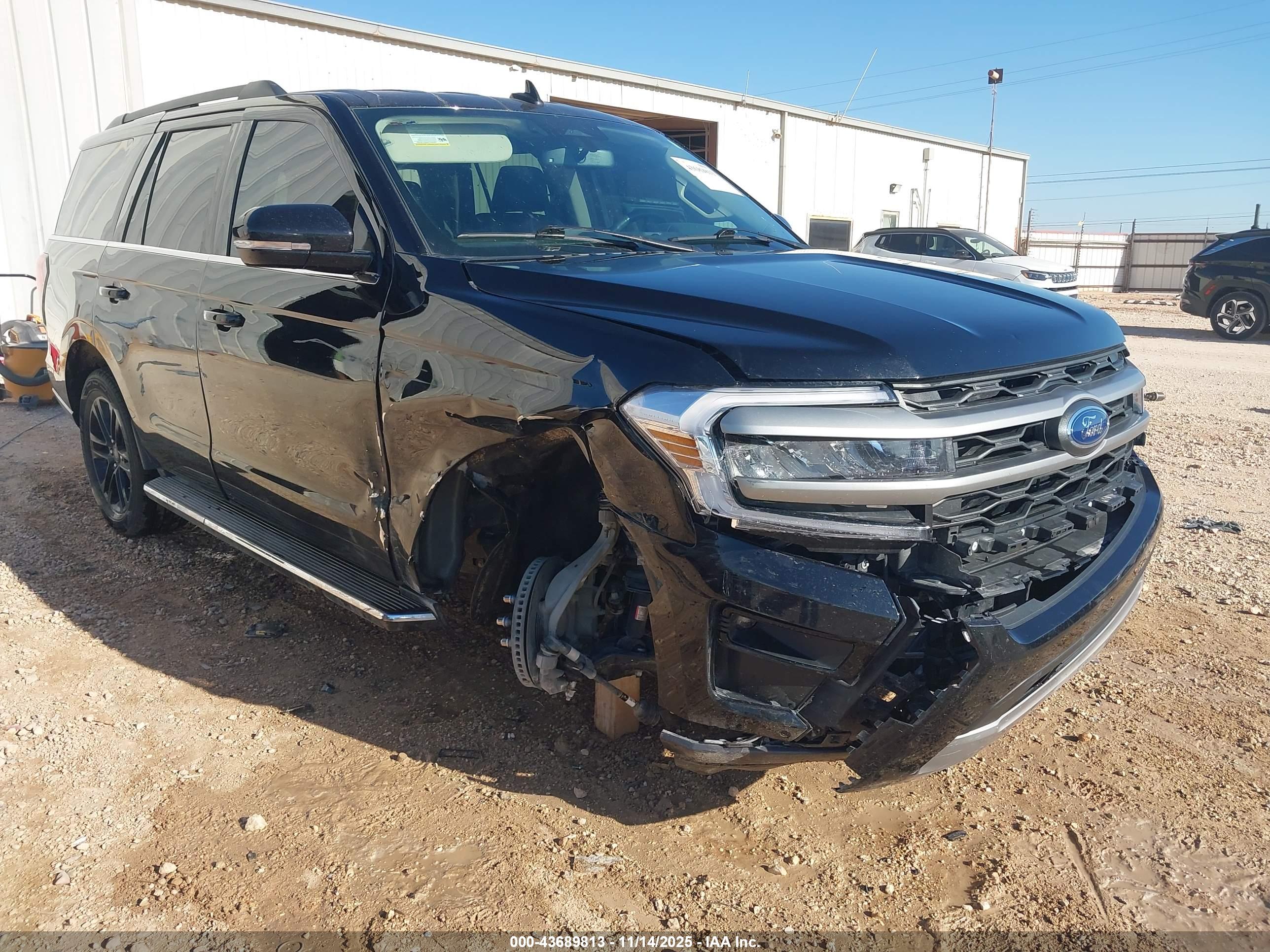 FORD EXPEDITION image 6