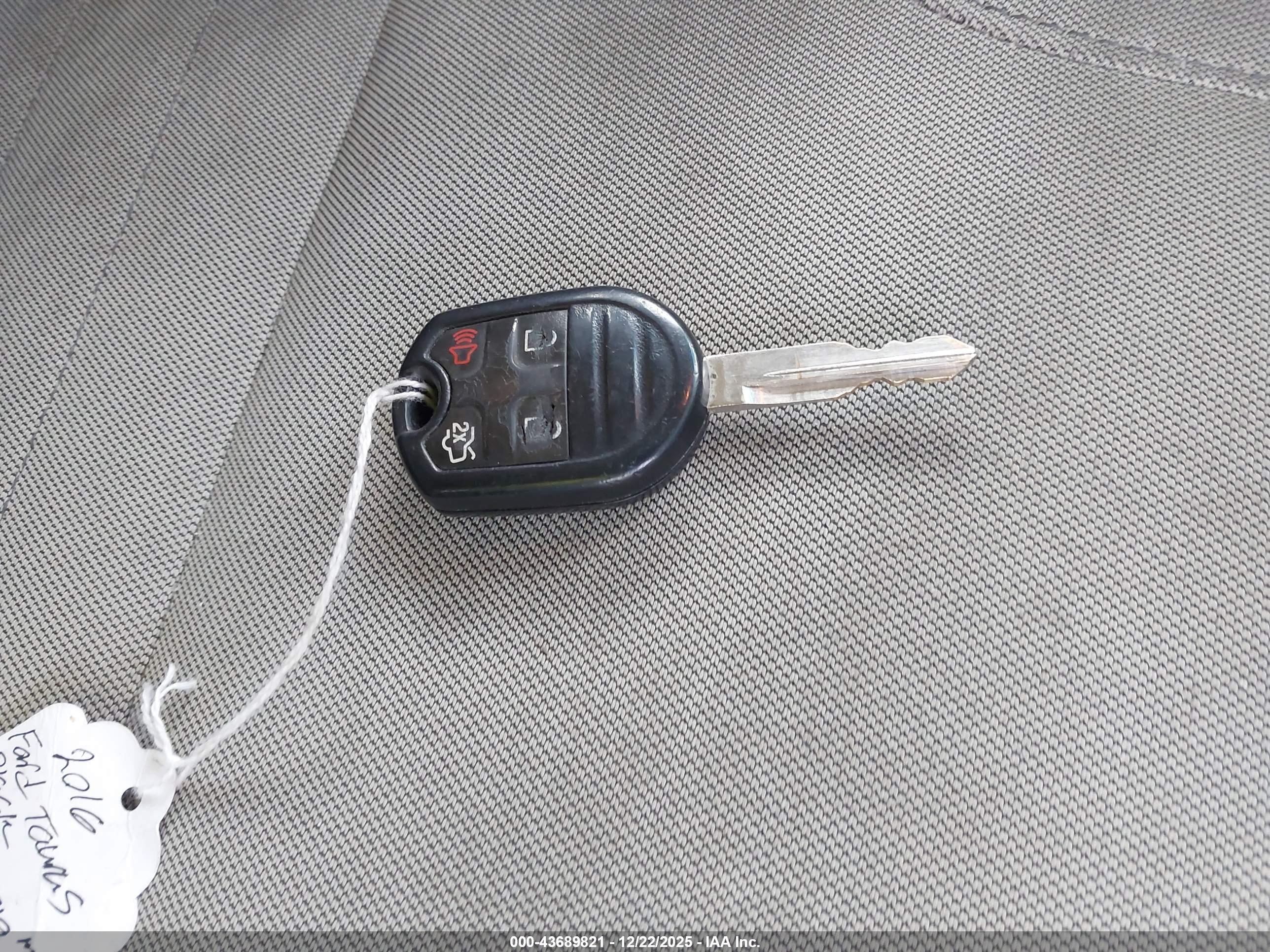 FORD TAURUS image 11