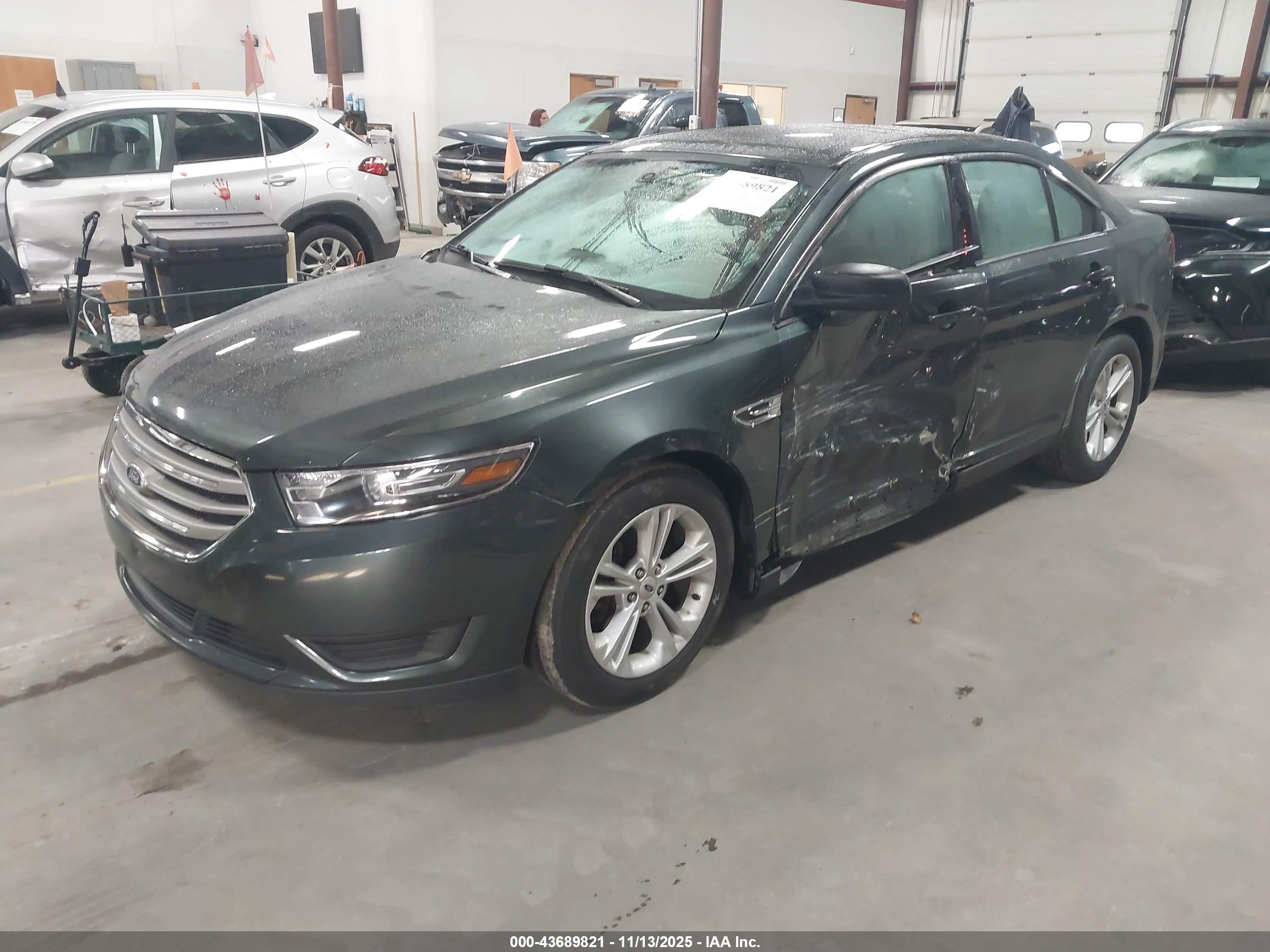 FORD TAURUS image 2