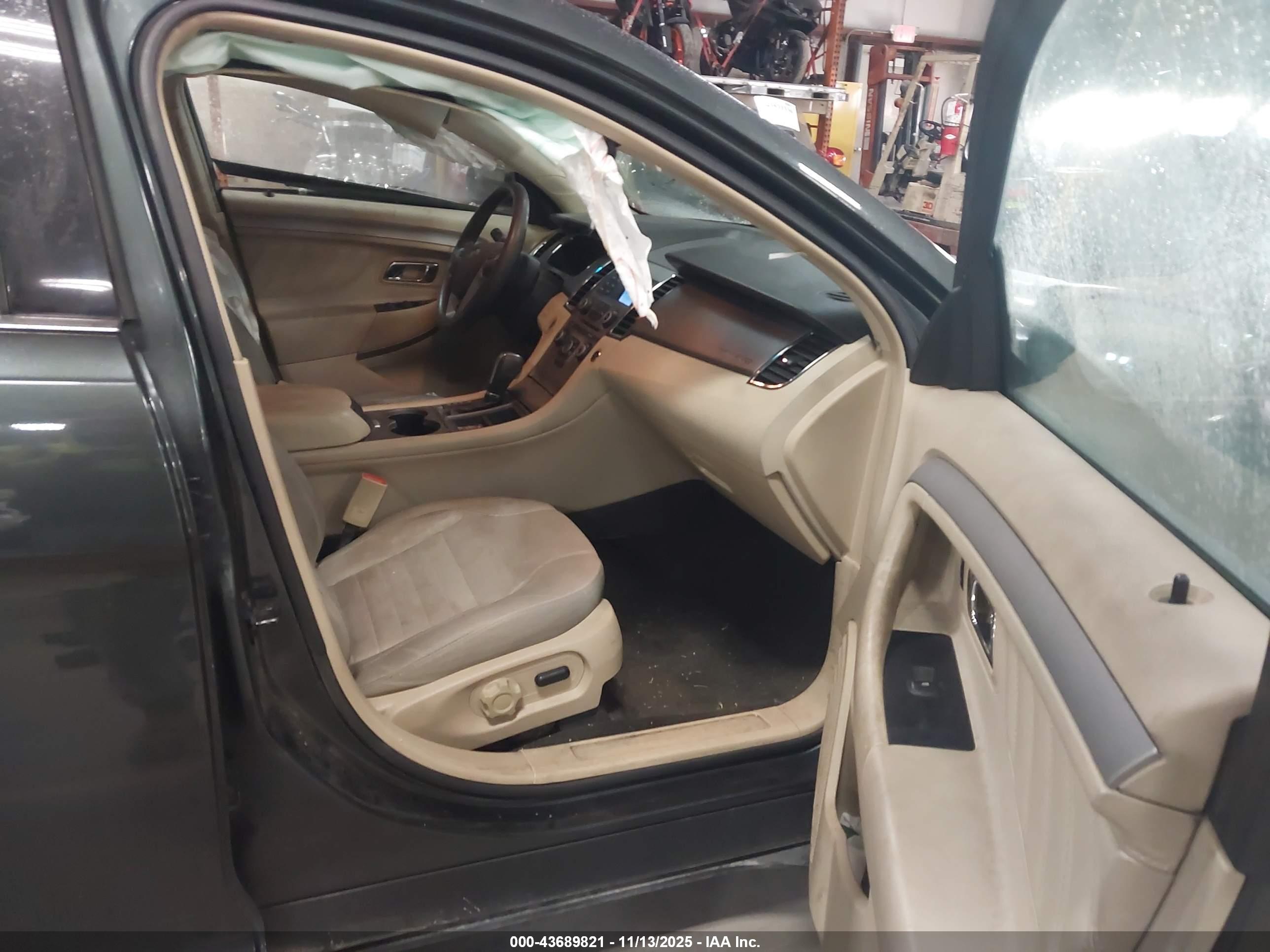 FORD TAURUS image 5
