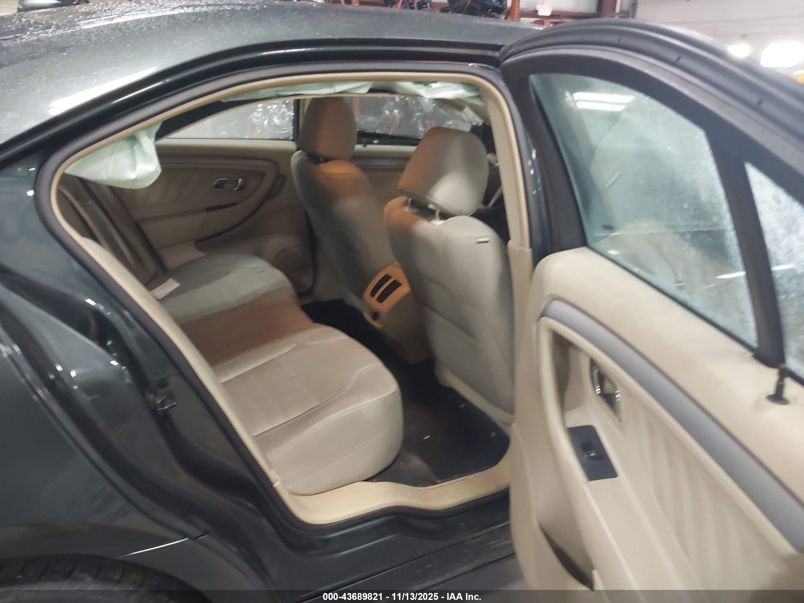 FORD TAURUS image 8