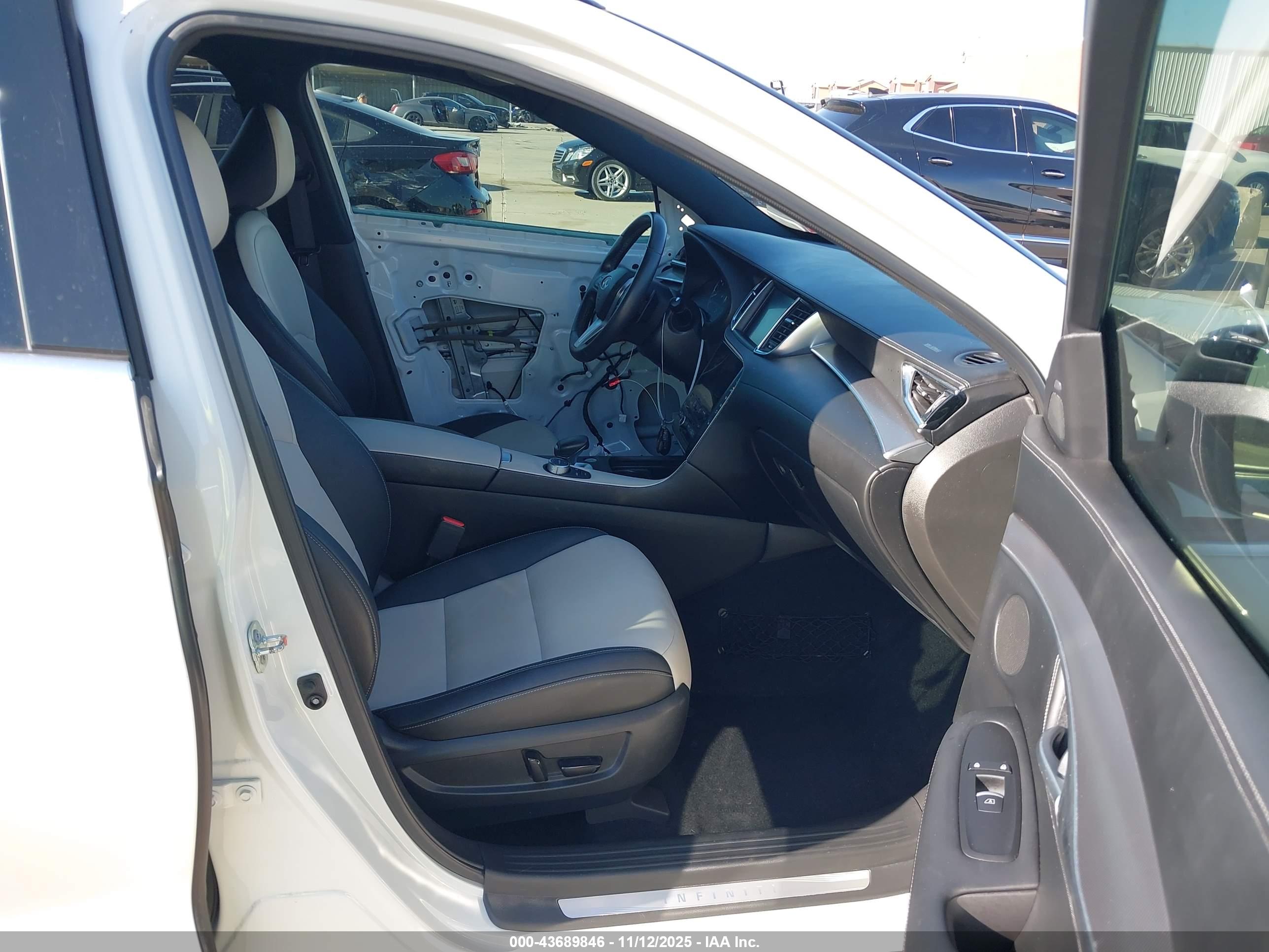 INFINITI QX55 image 5