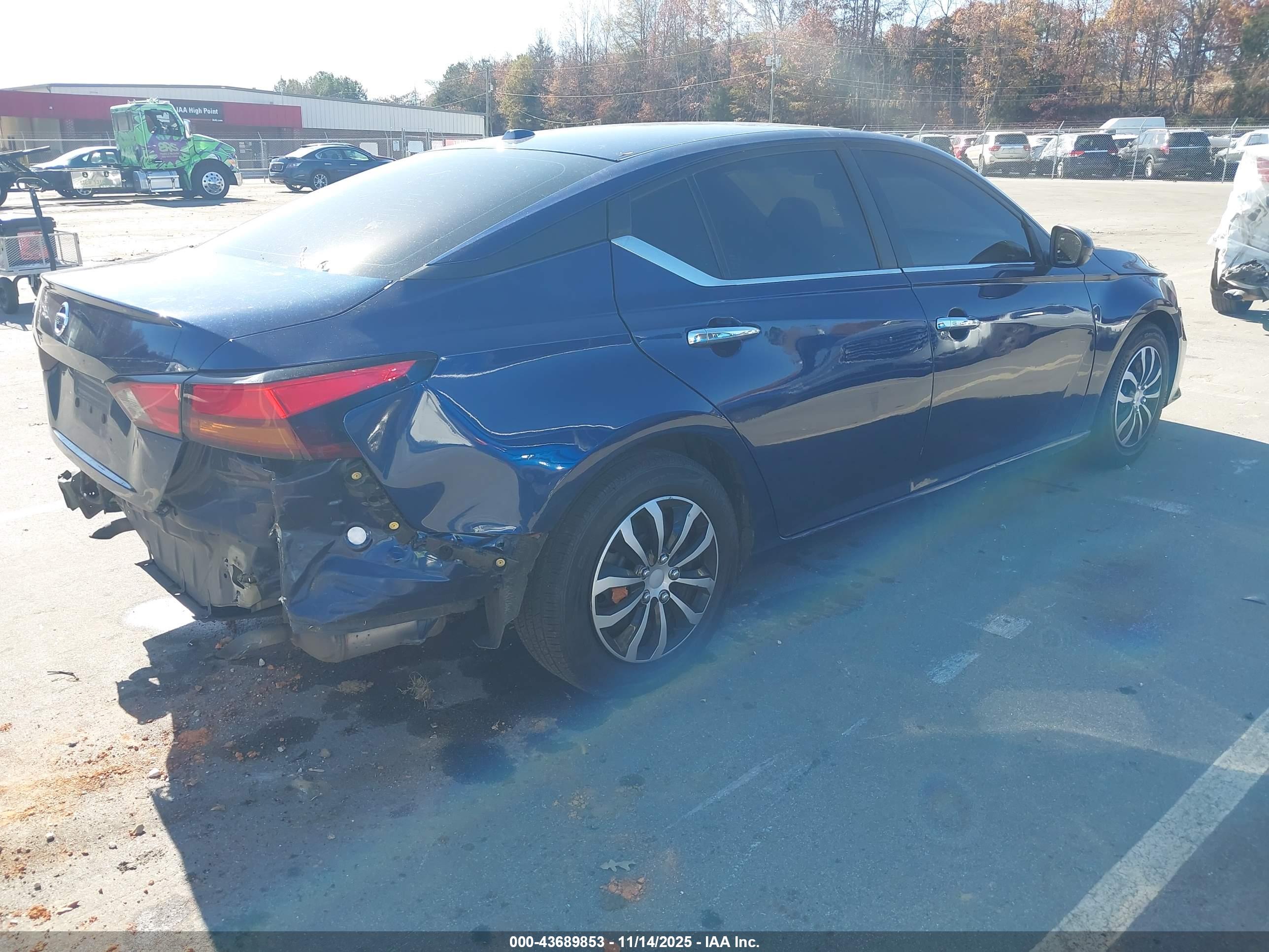 NISSAN ALTIMA image 4