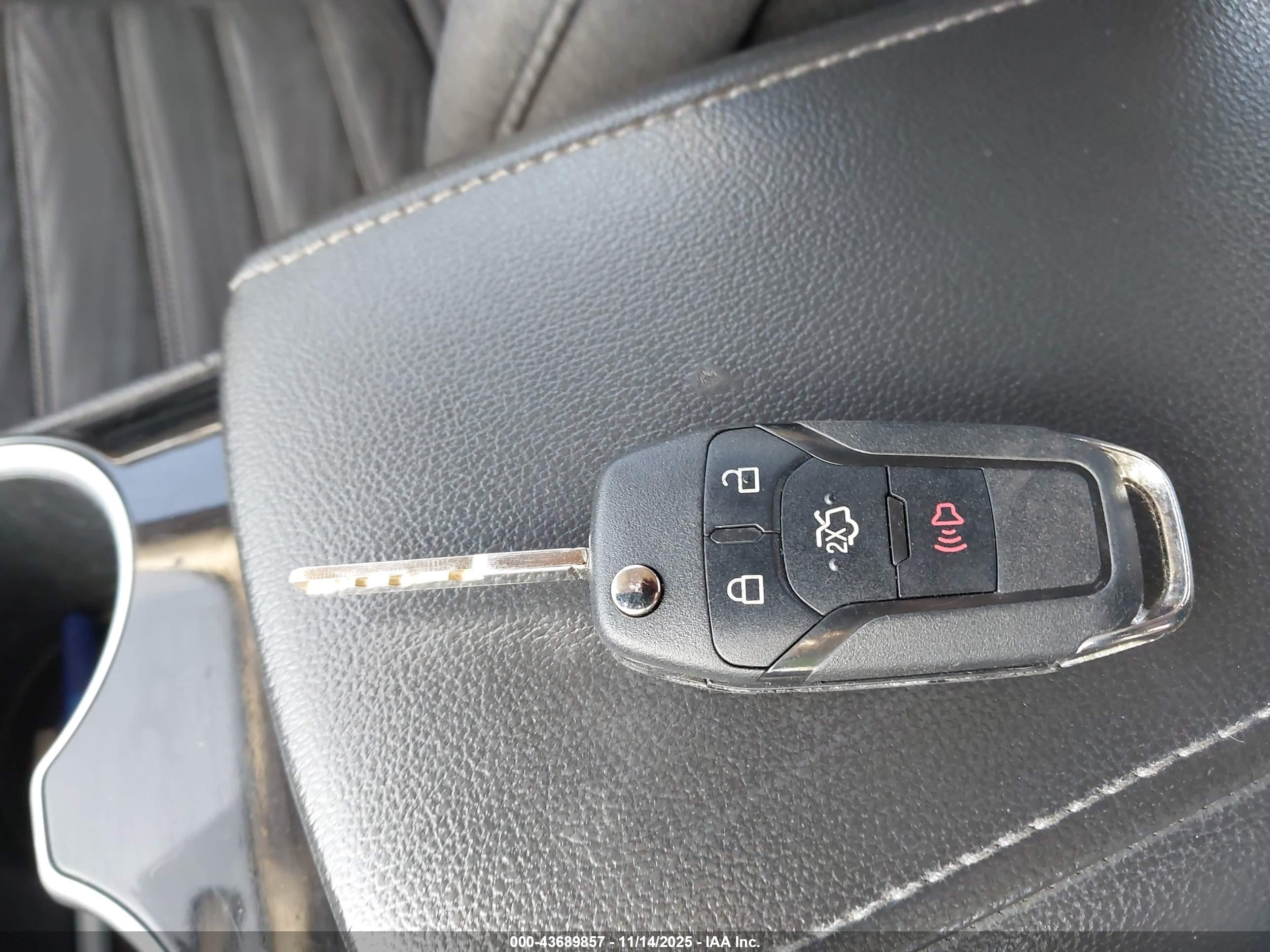 FORD FUSION image 11