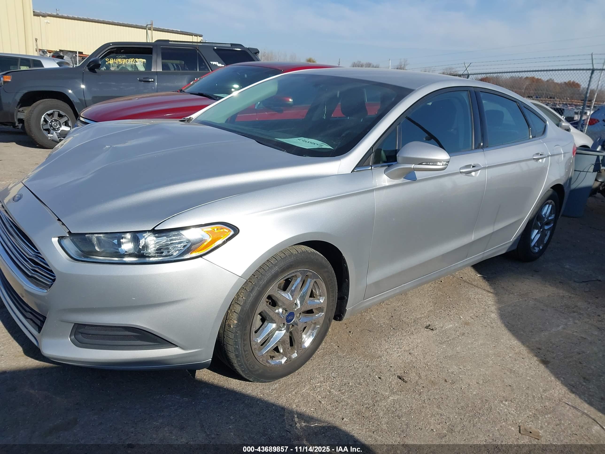 FORD FUSION image 2