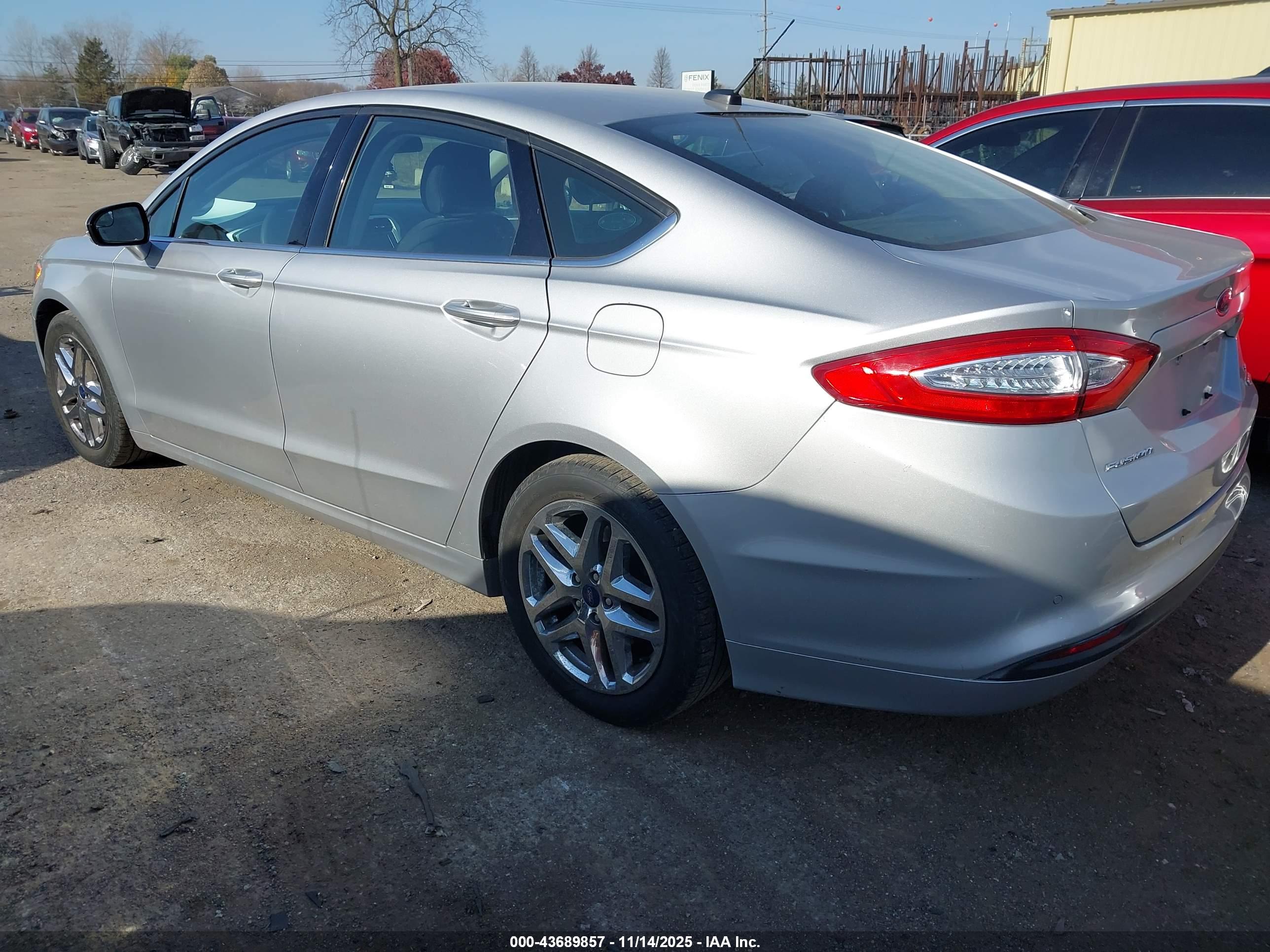 FORD FUSION image 3