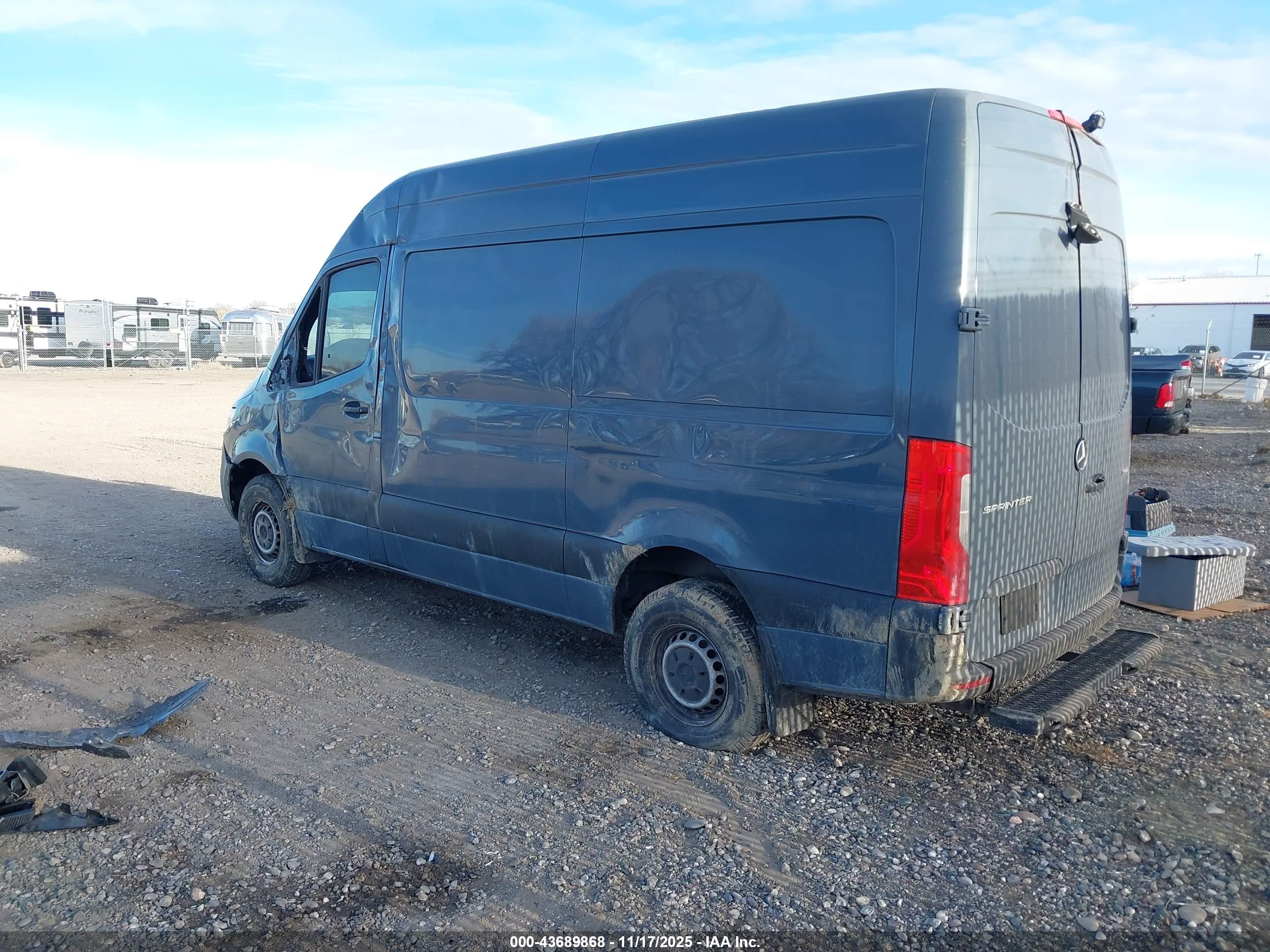 MERCEDES-BENZ SPRINTER image 3