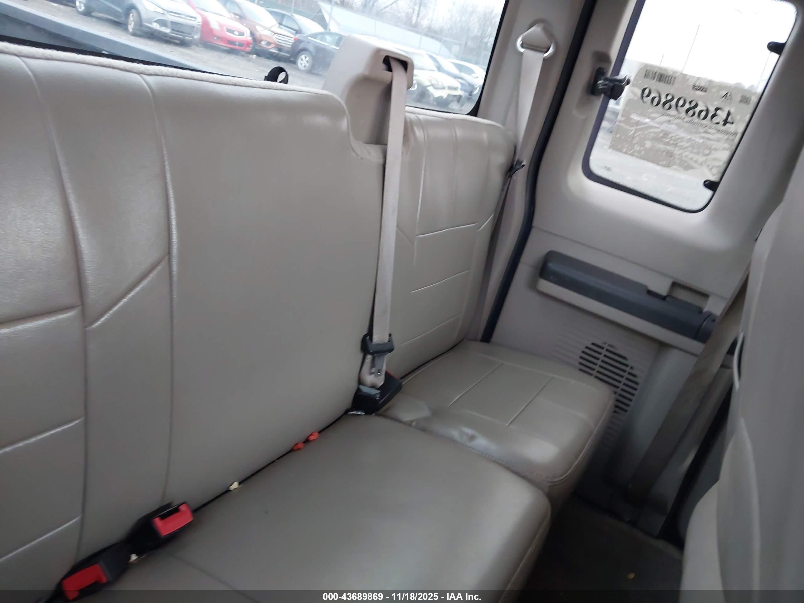 FORD F-250 image 8