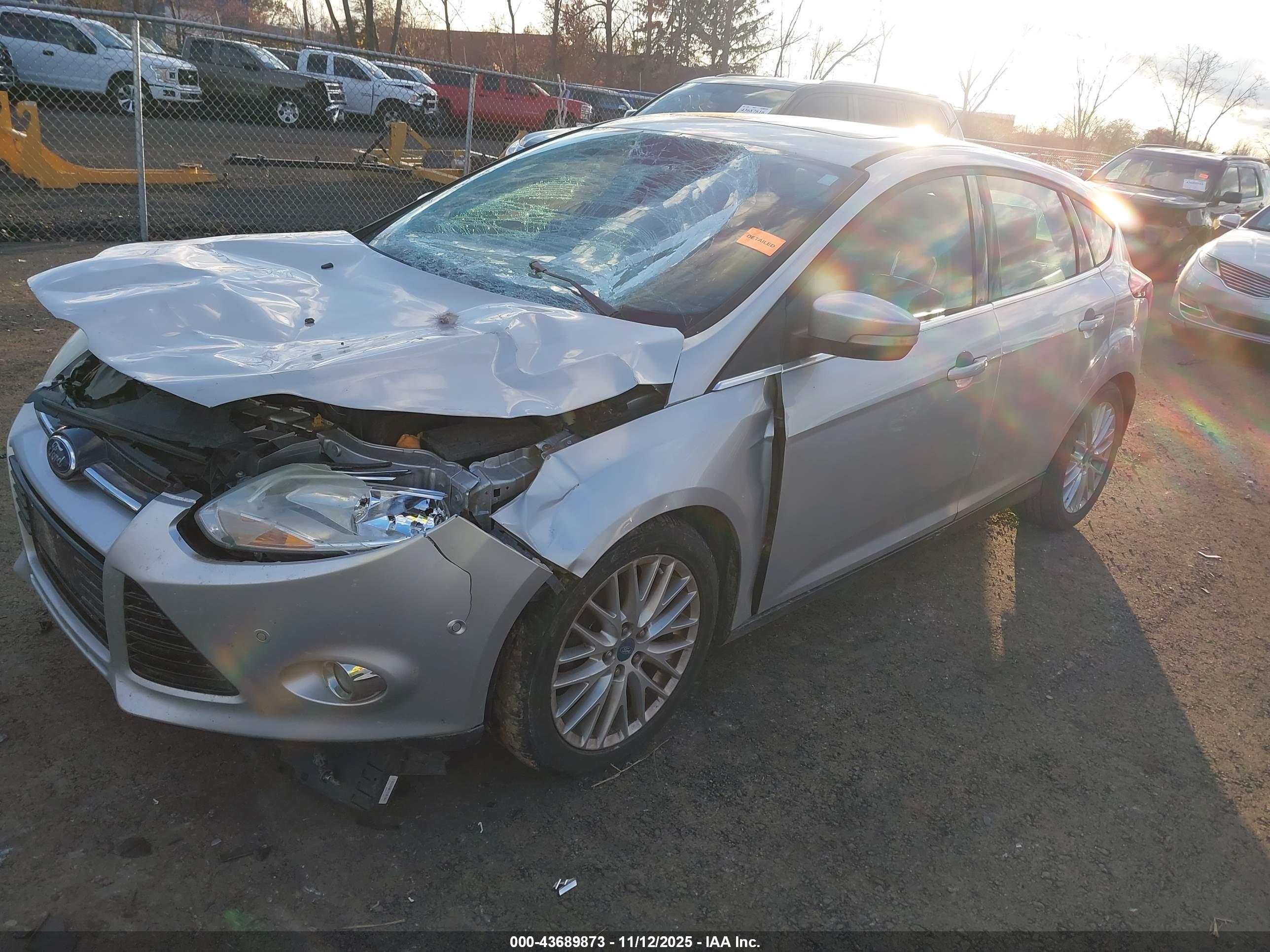 FORD FOCUS image 2