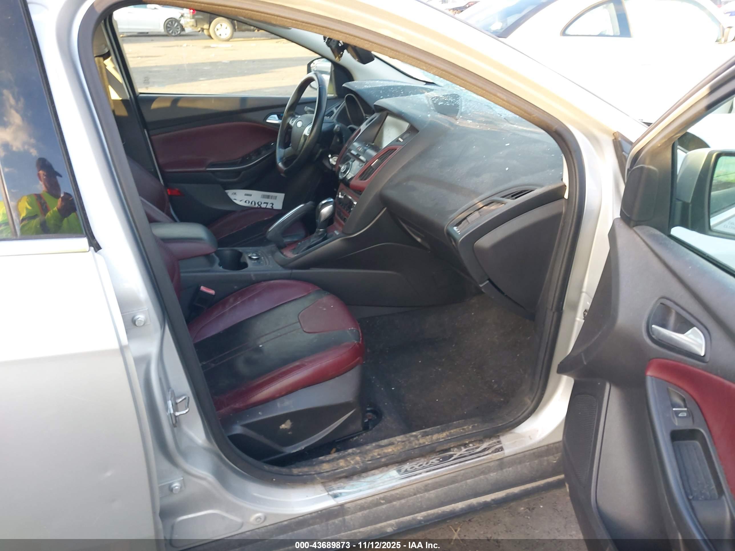 FORD FOCUS image 5