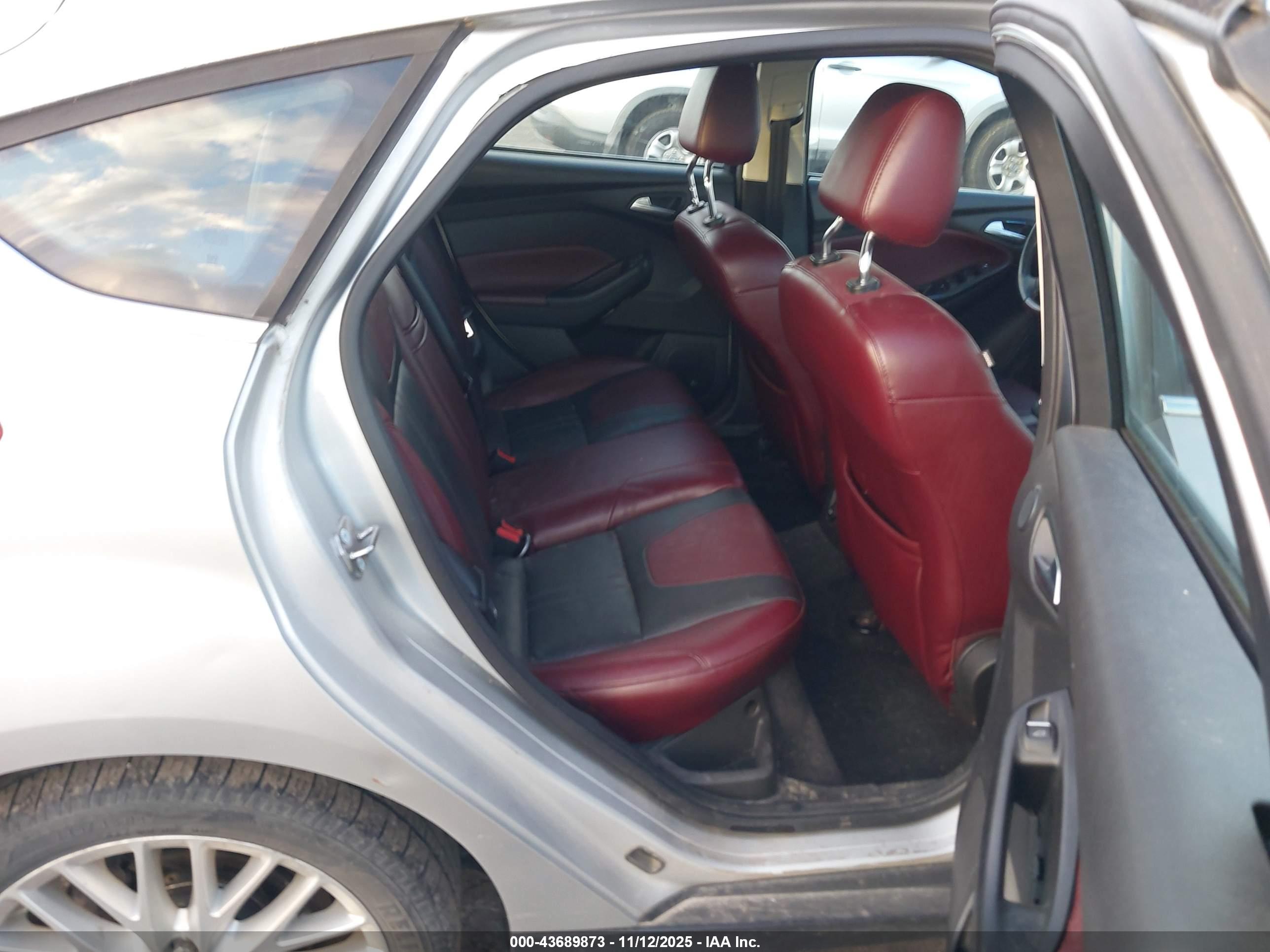FORD FOCUS image 8