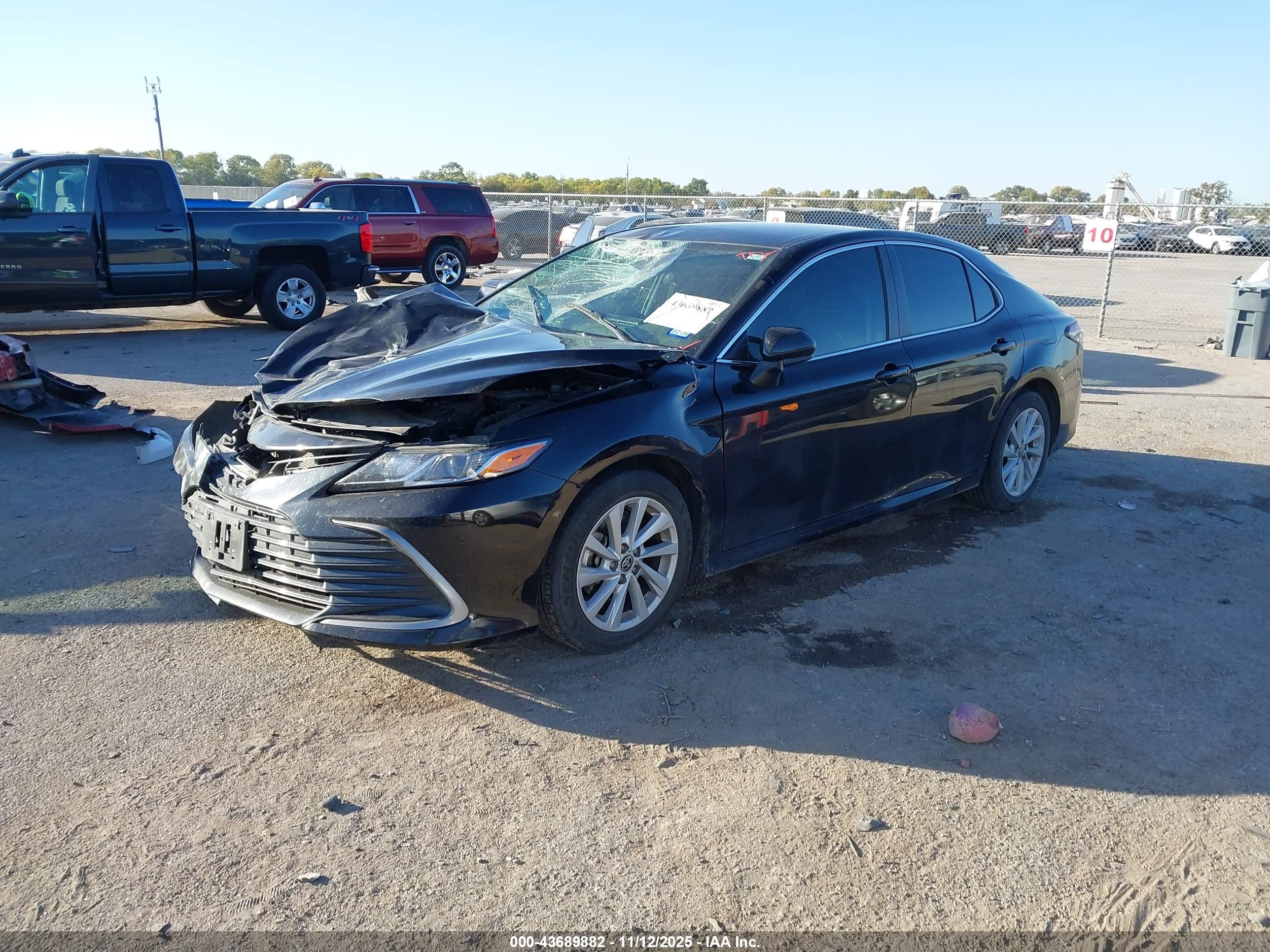 TOYOTA CAMRY image 2