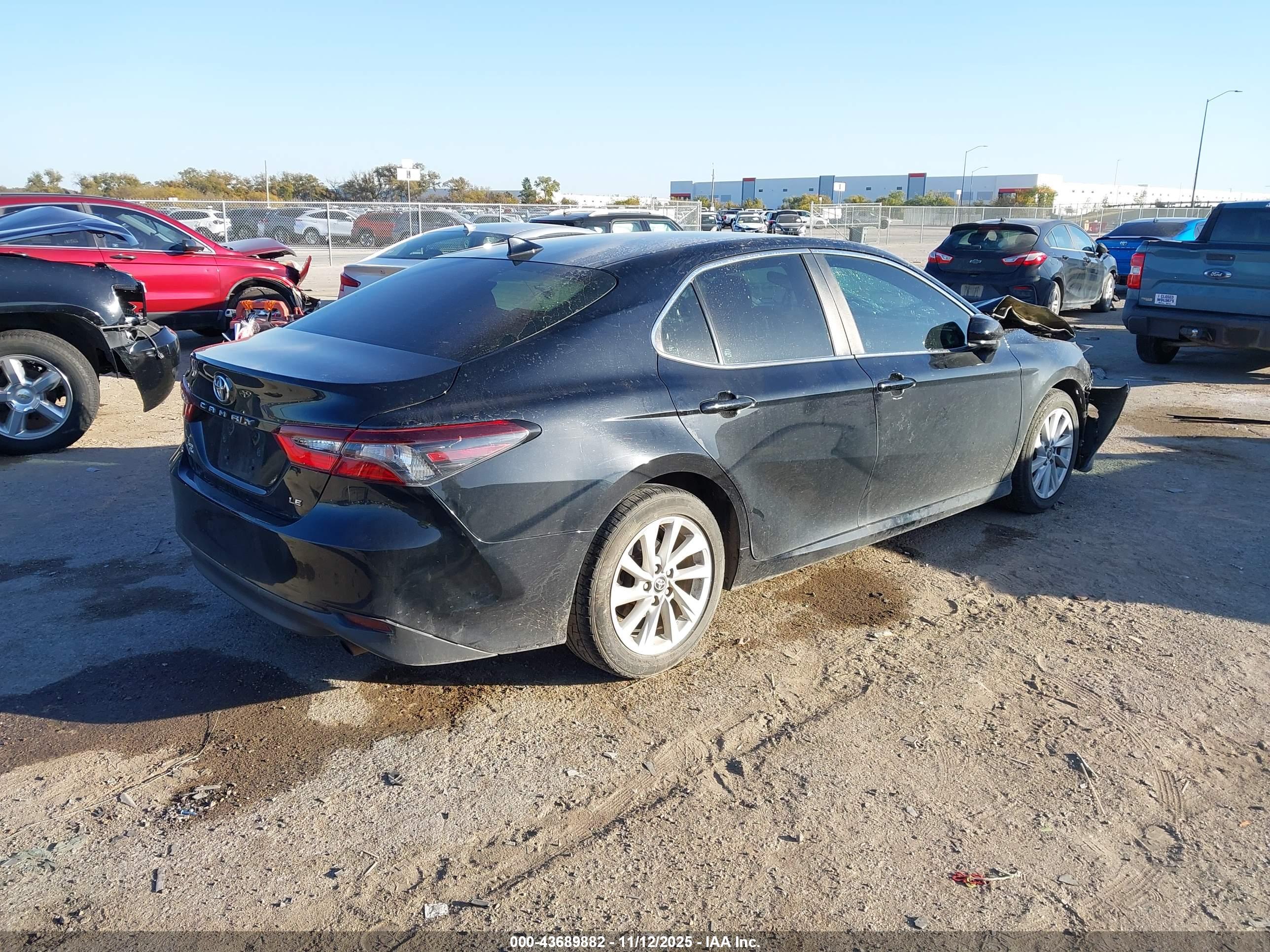 TOYOTA CAMRY image 4