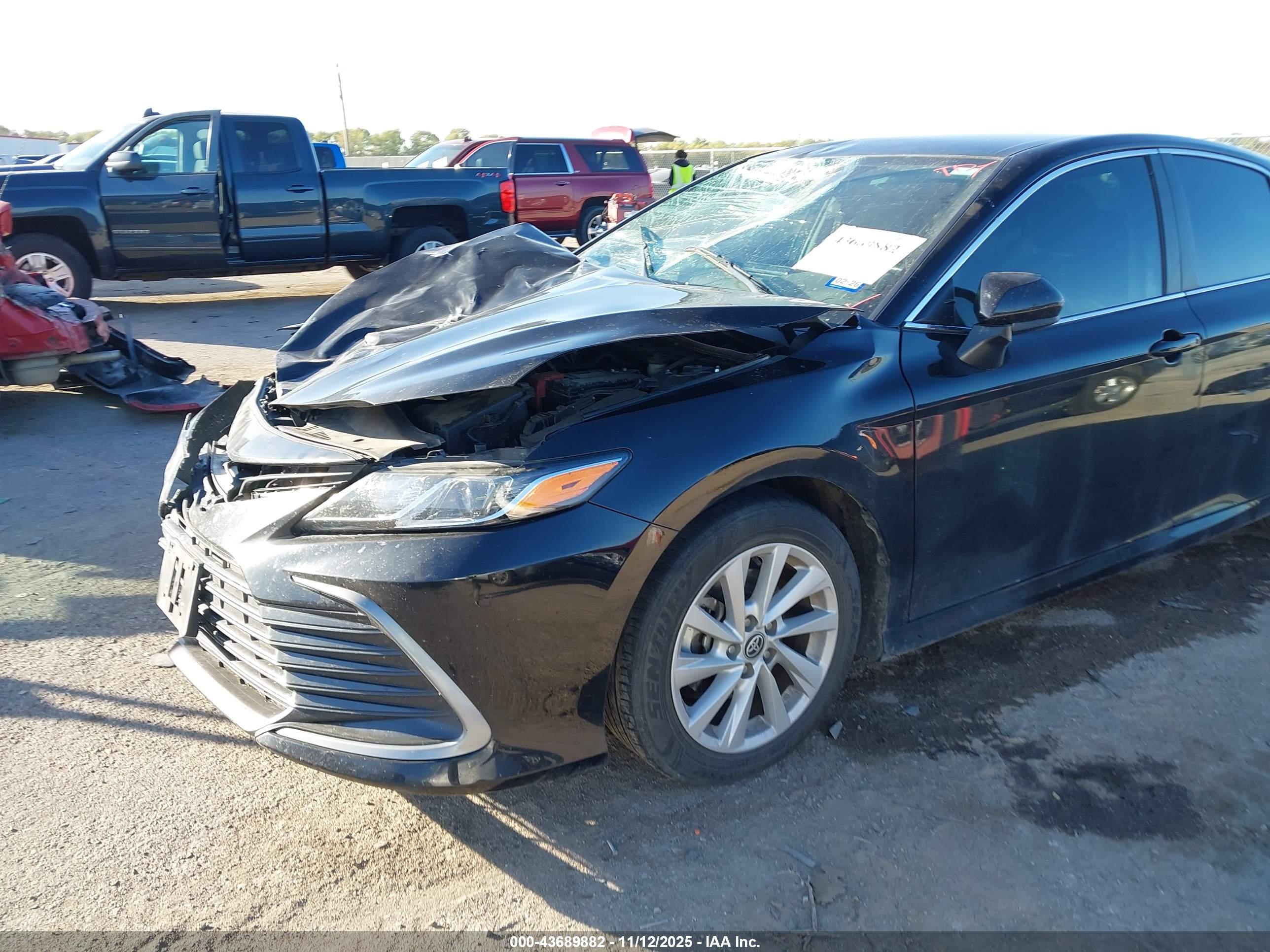 TOYOTA CAMRY image 6