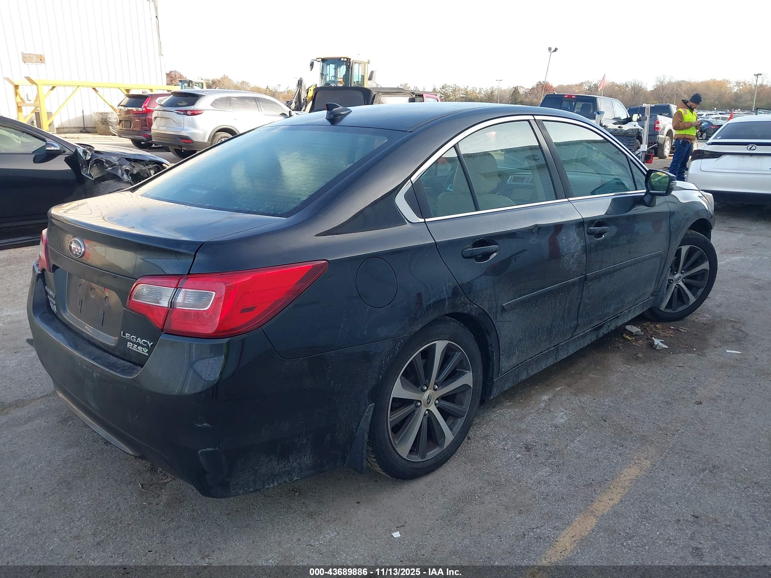SUBARU LEGACY image 4