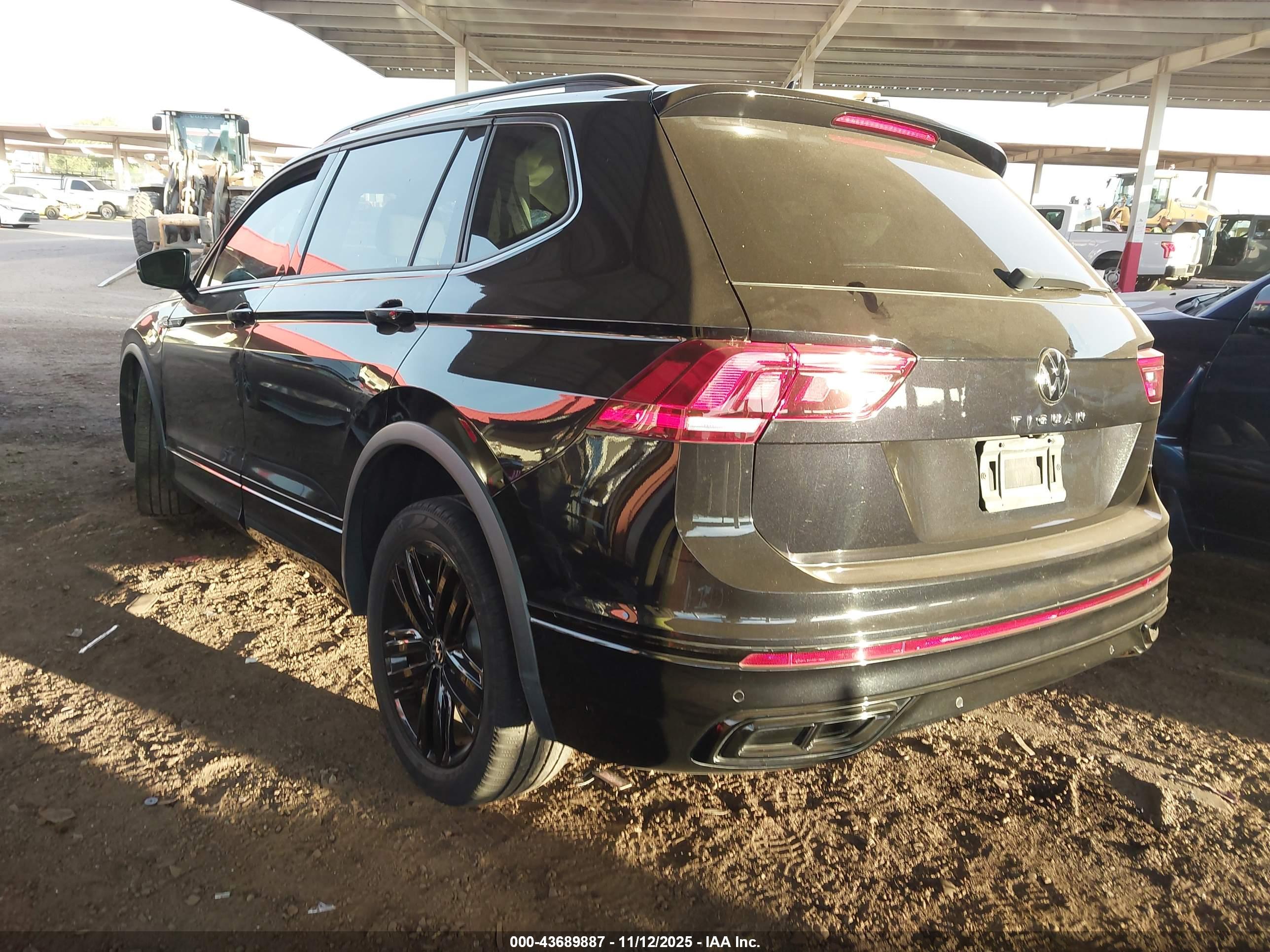 VOLKSWAGEN TIGUAN image 3