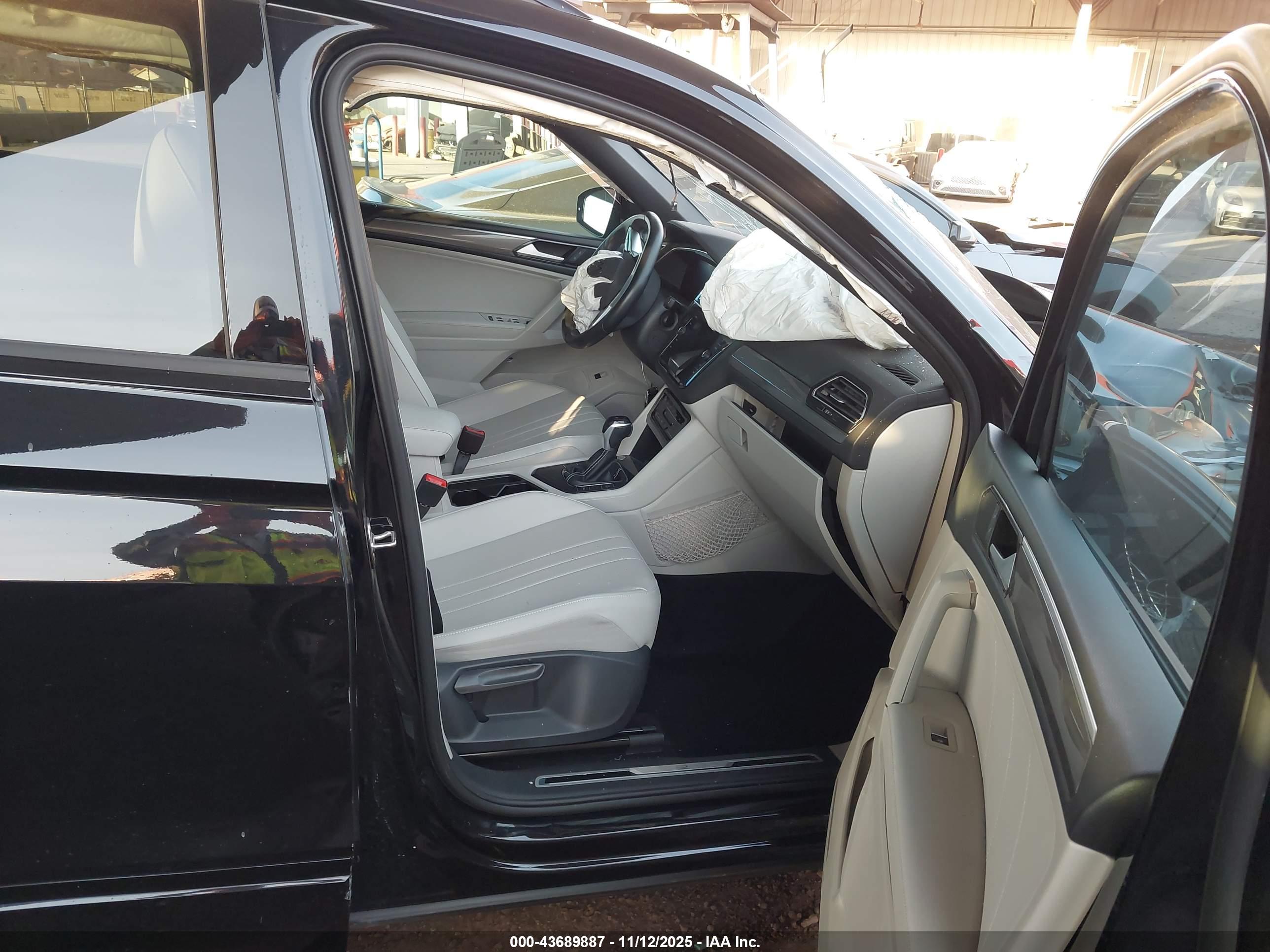 VOLKSWAGEN TIGUAN image 5