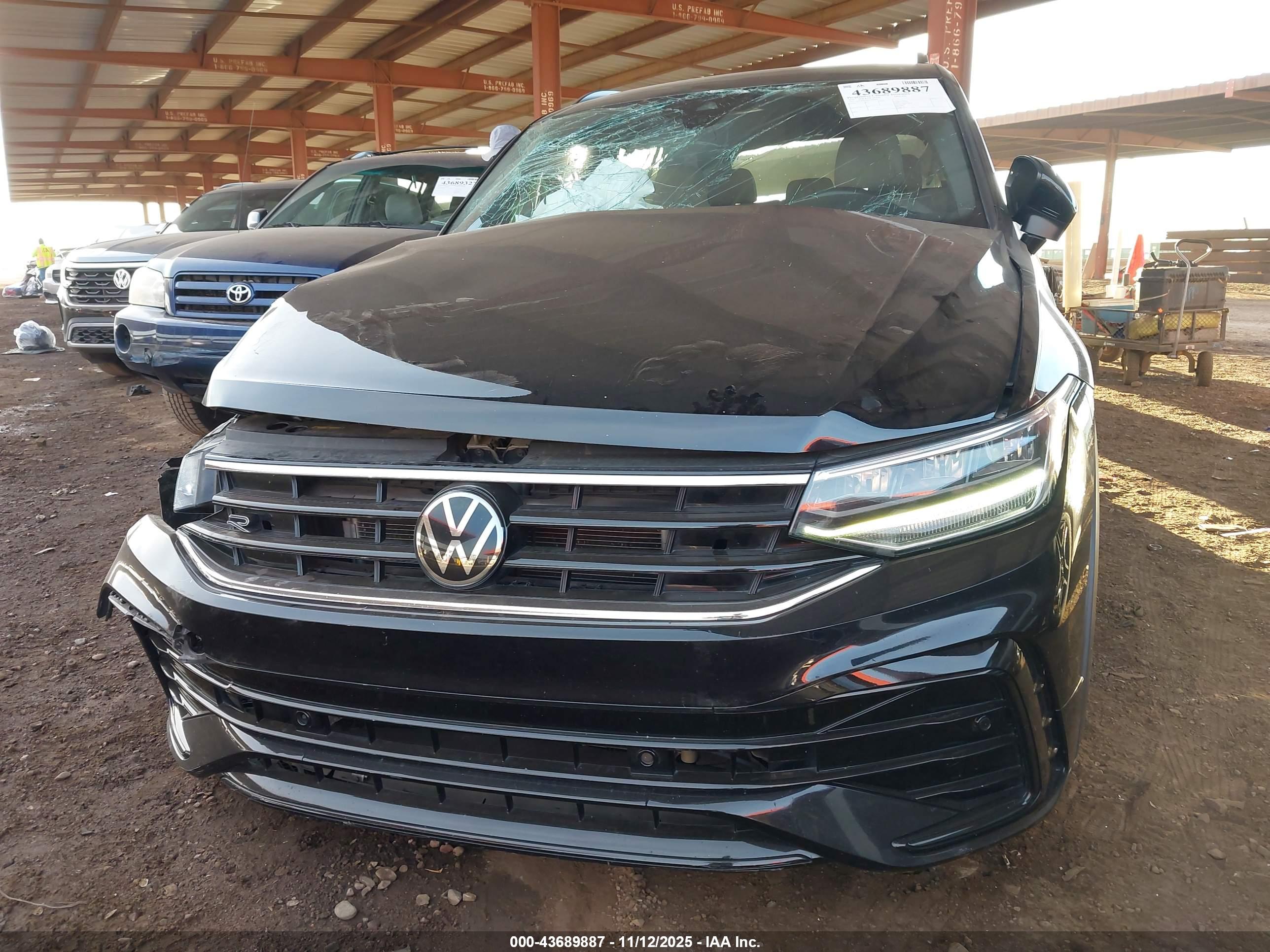 VOLKSWAGEN TIGUAN image 6