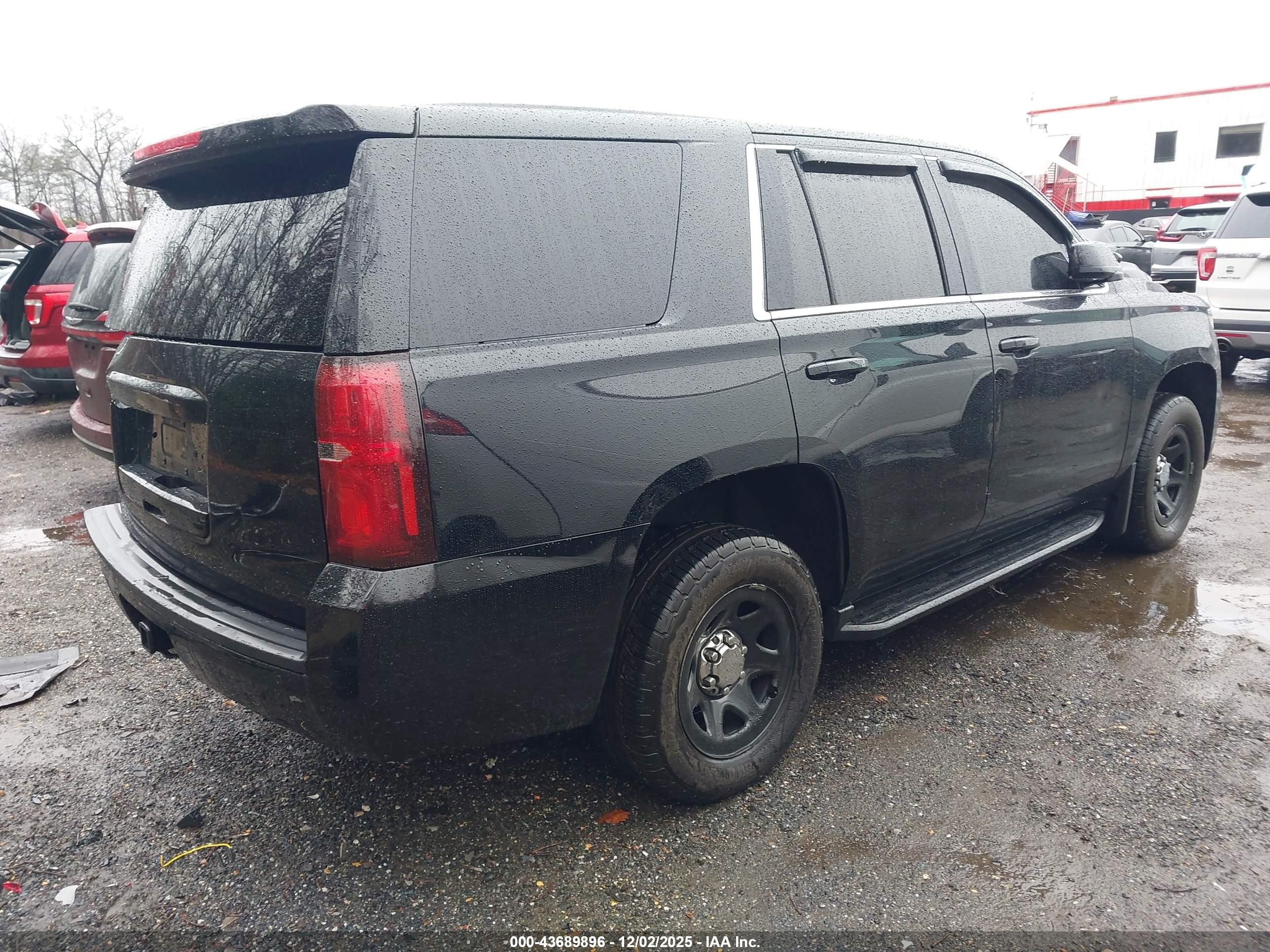 CHEVROLET TAHOE image 4