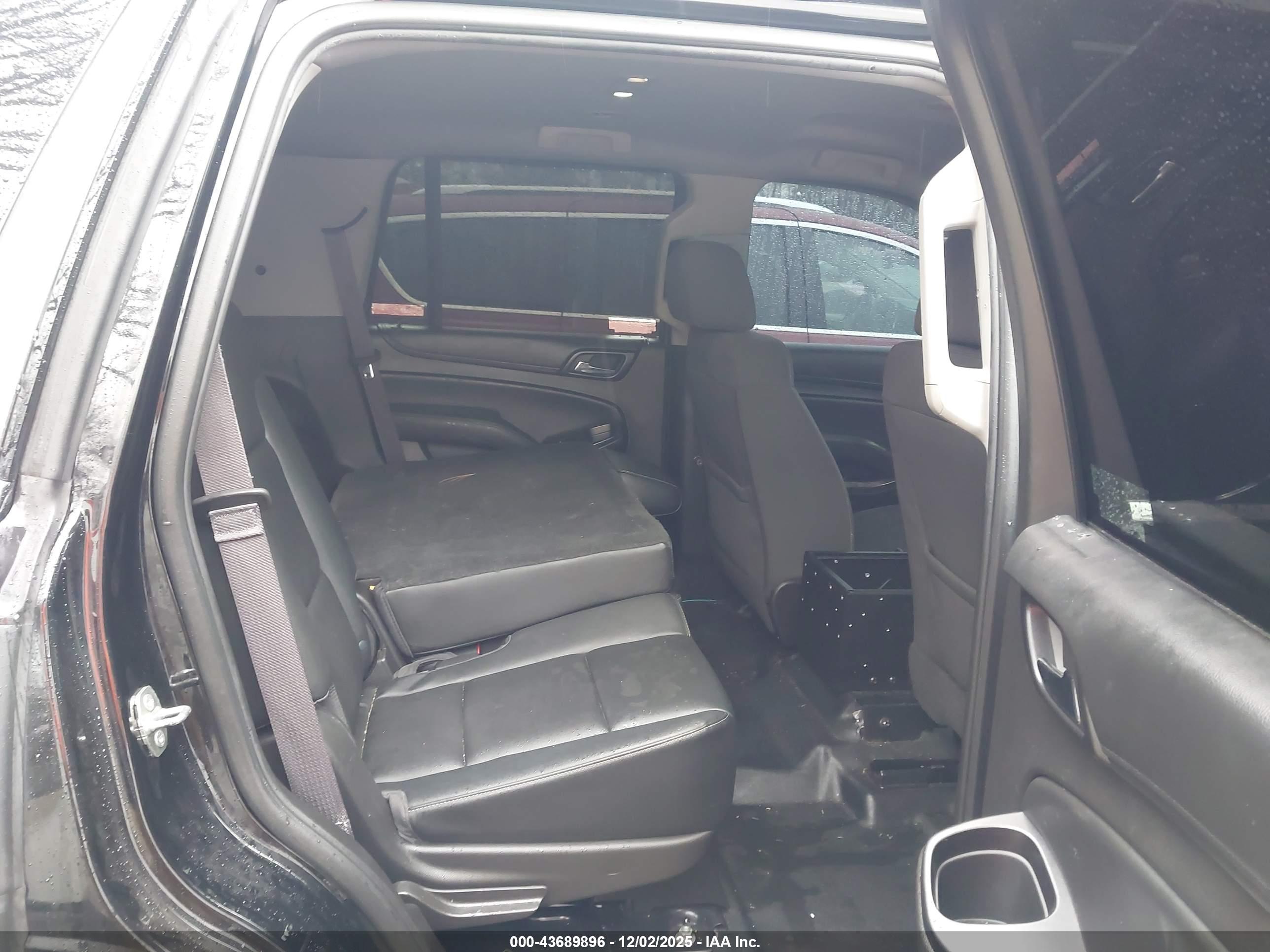 CHEVROLET TAHOE image 8