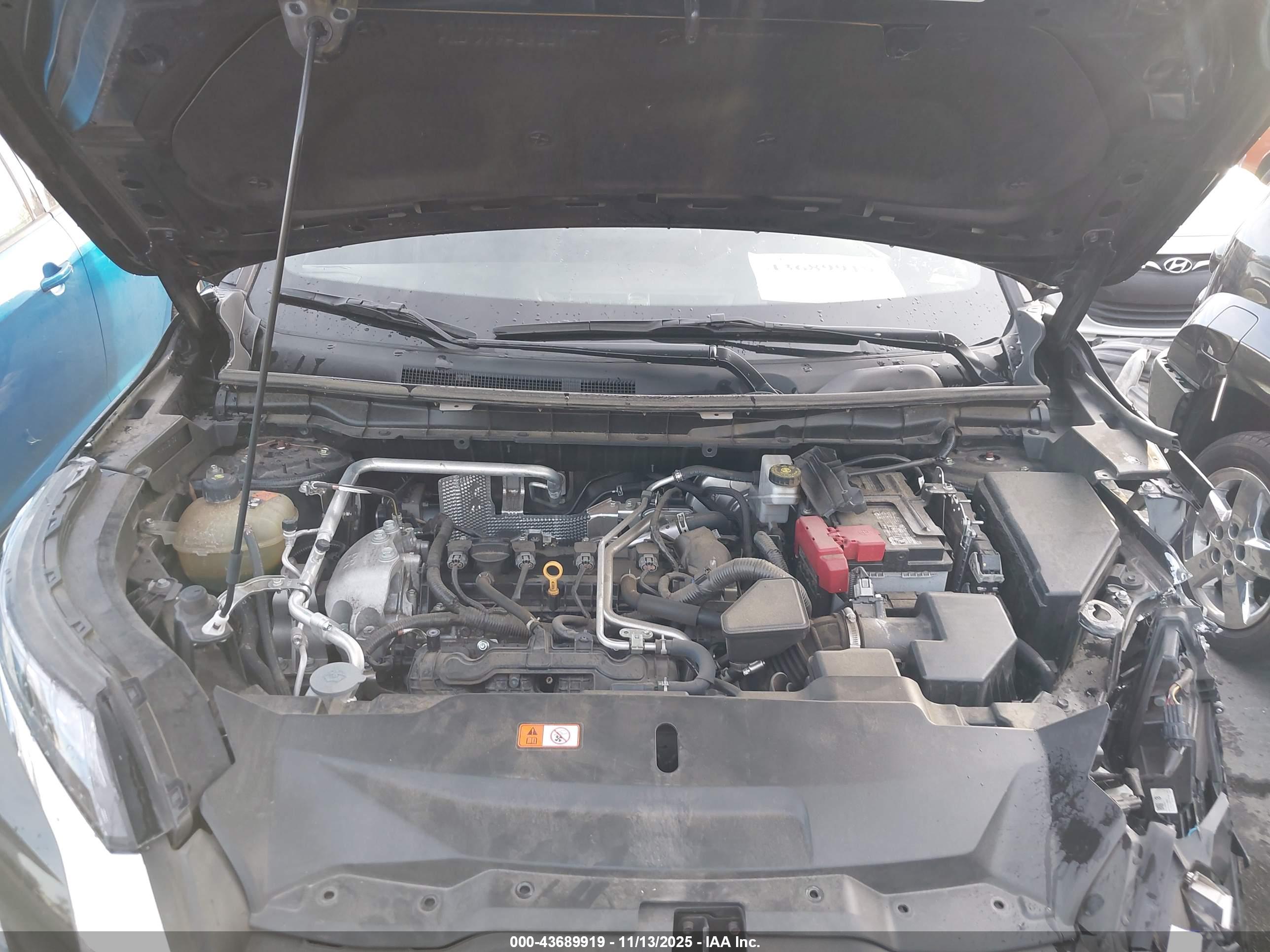 MITSUBISHI OUTLANDER image 10