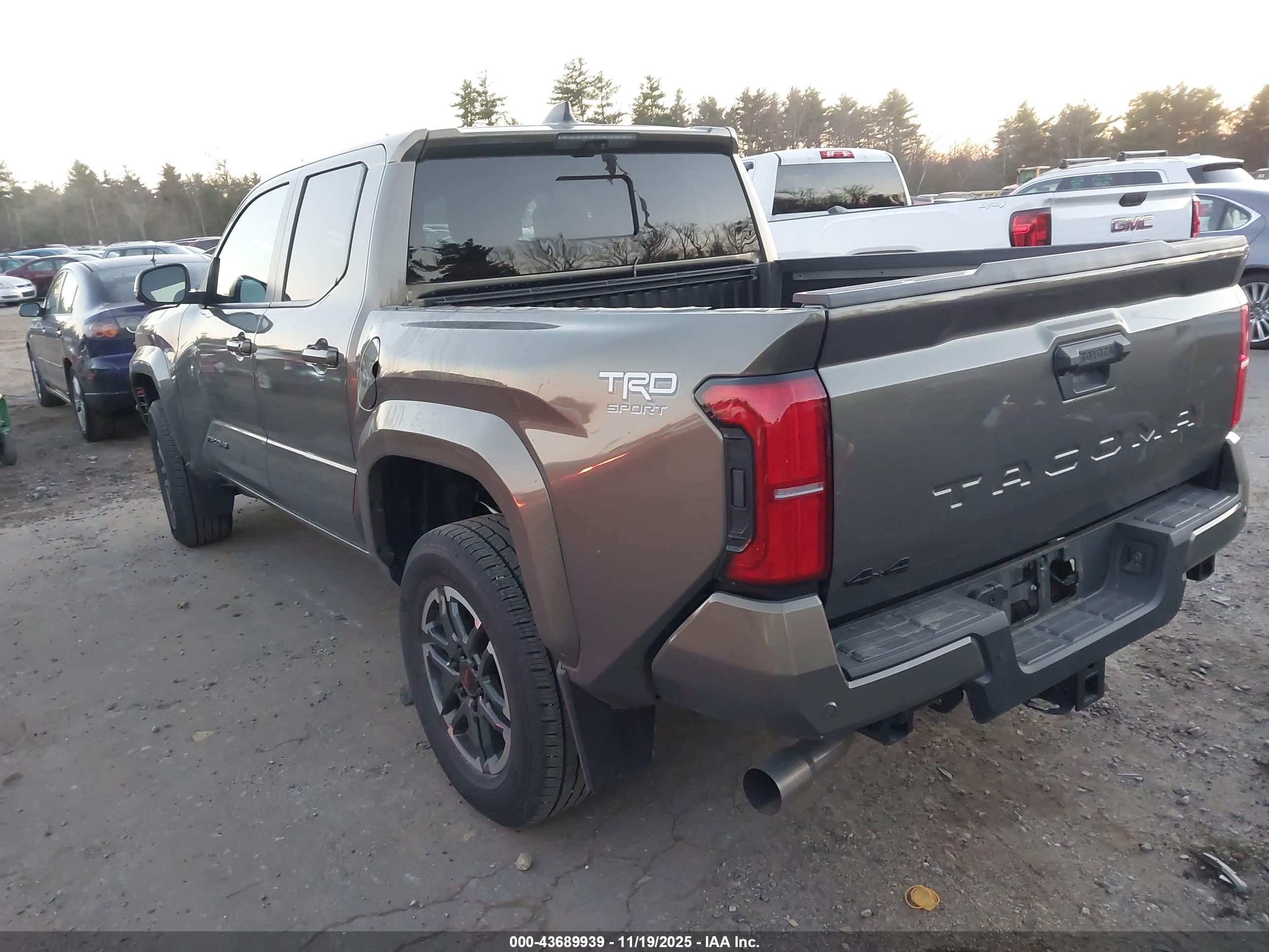 TOYOTA TACOMA image 3