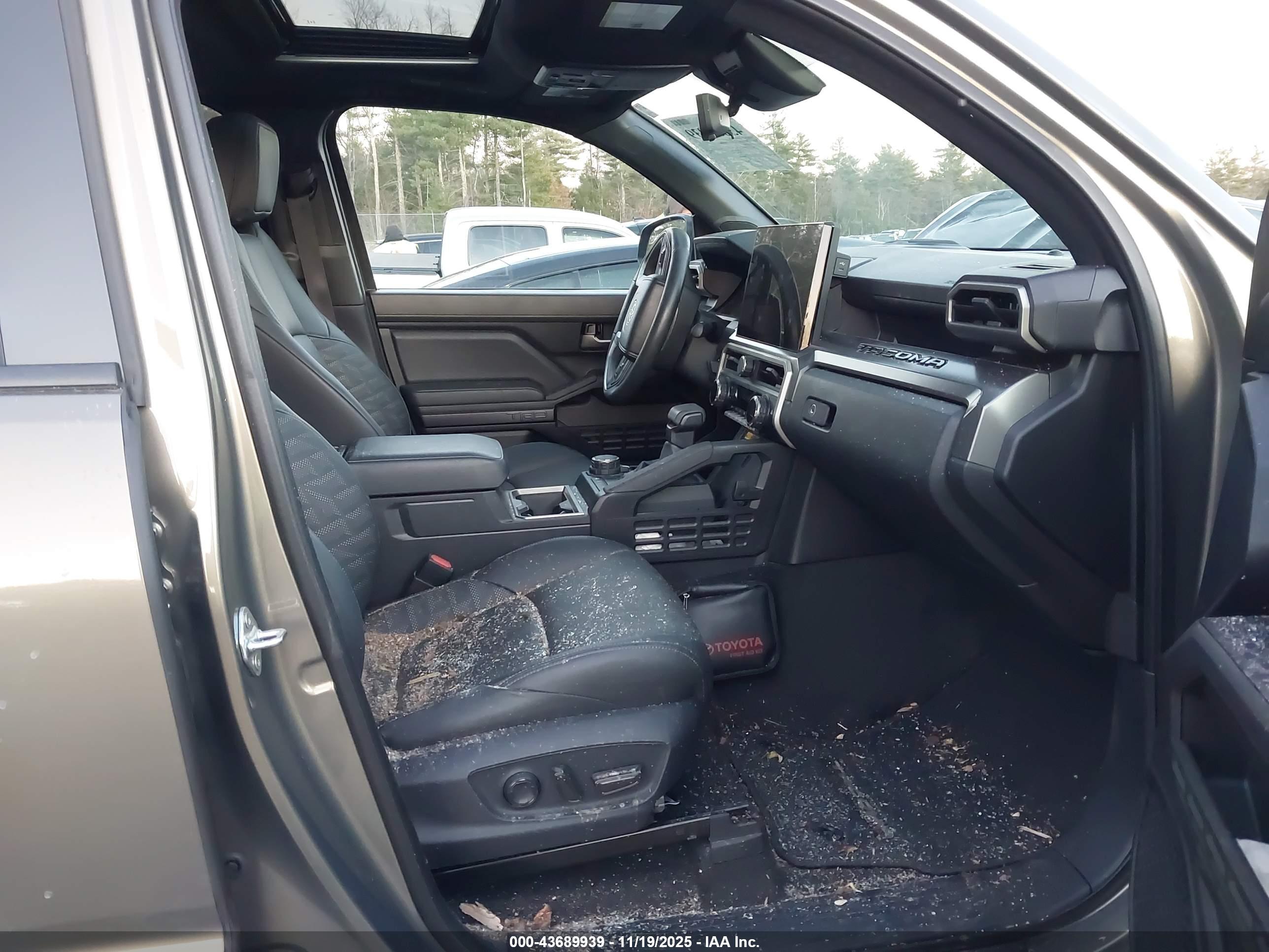 TOYOTA TACOMA image 5